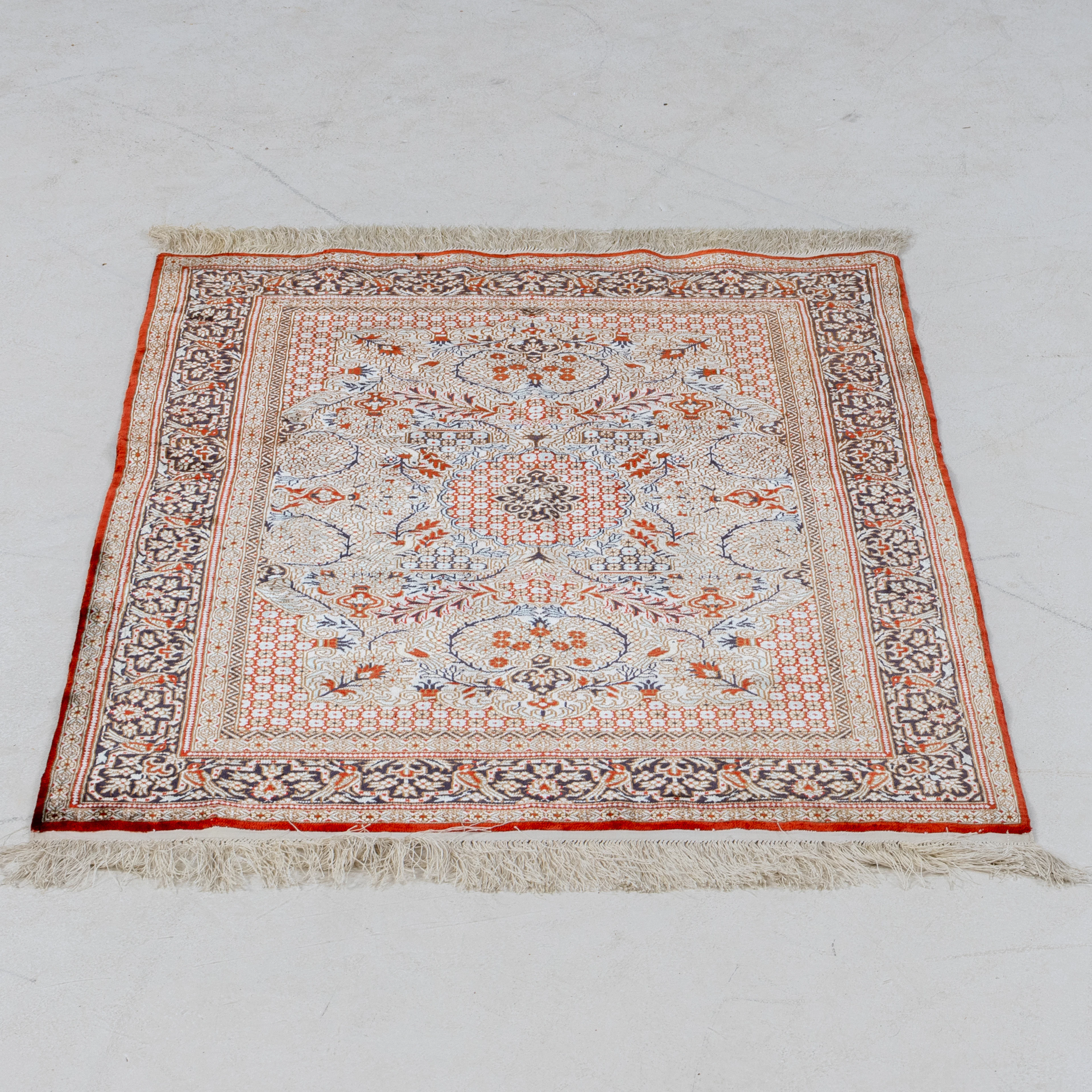 ALFOMBRA ORIENT, trama de seda, aprox. 92 x 62 cm