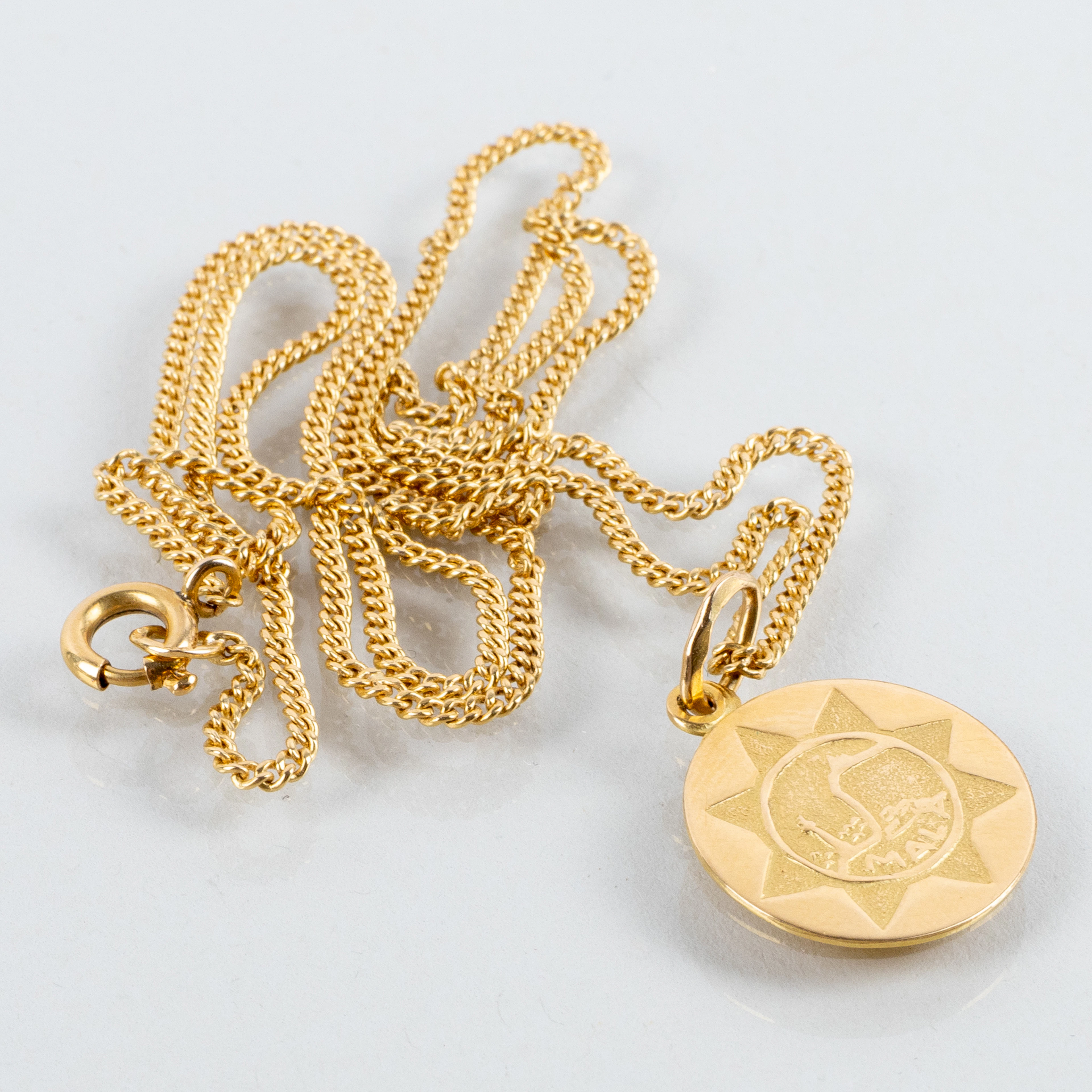 COLLANA CON CIONDOLO, oro da 18 carati