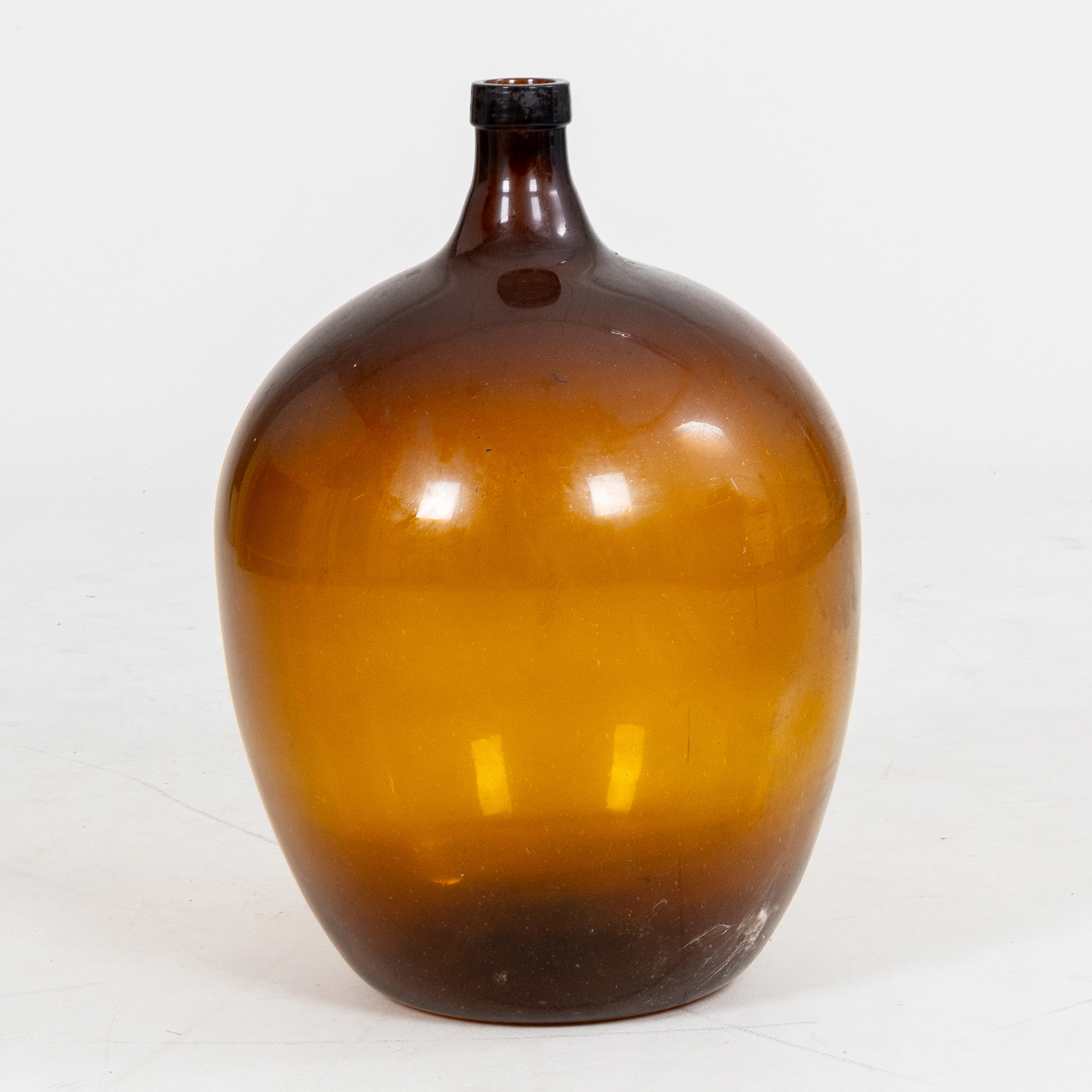 DAMEJEANNE, glas, 1900-tal