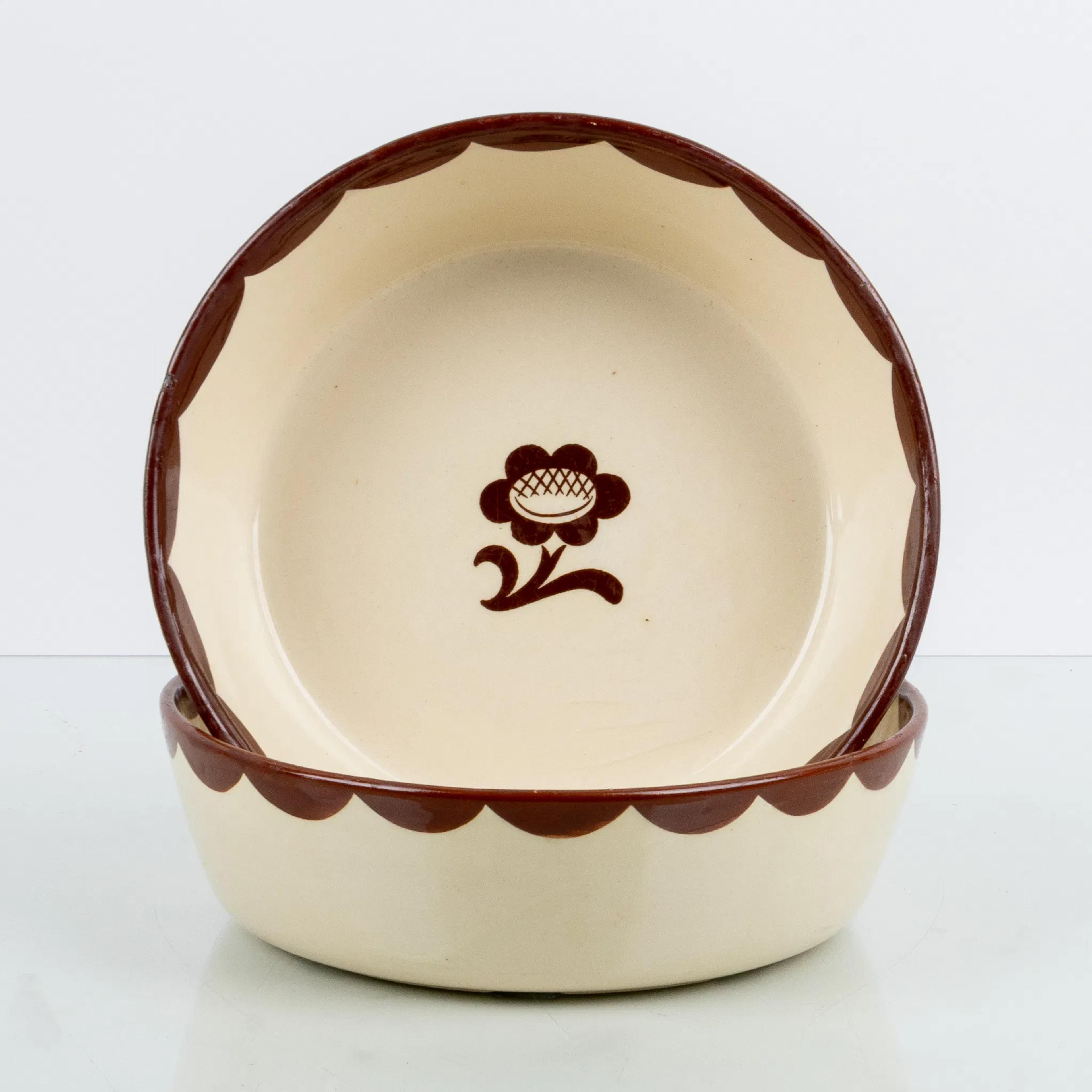 WILHELM KÅGE, 2 moldes de porcelana "Pyro", Gustavsberg, mediados del siglo XX