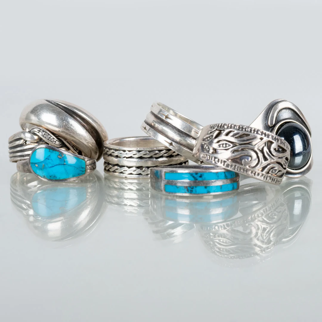 COLECCIÓN DE JOYAS Y RELOJES DE PLATA, incluyendo pulseras, collares, pendientes