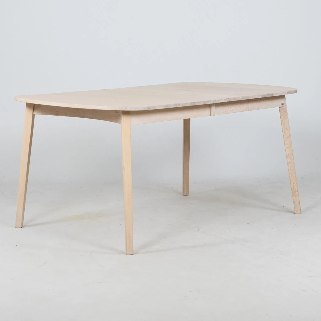 MARKUS JOHANSSON, una mesa de comedor "Rainbow", Hans K, años 2000