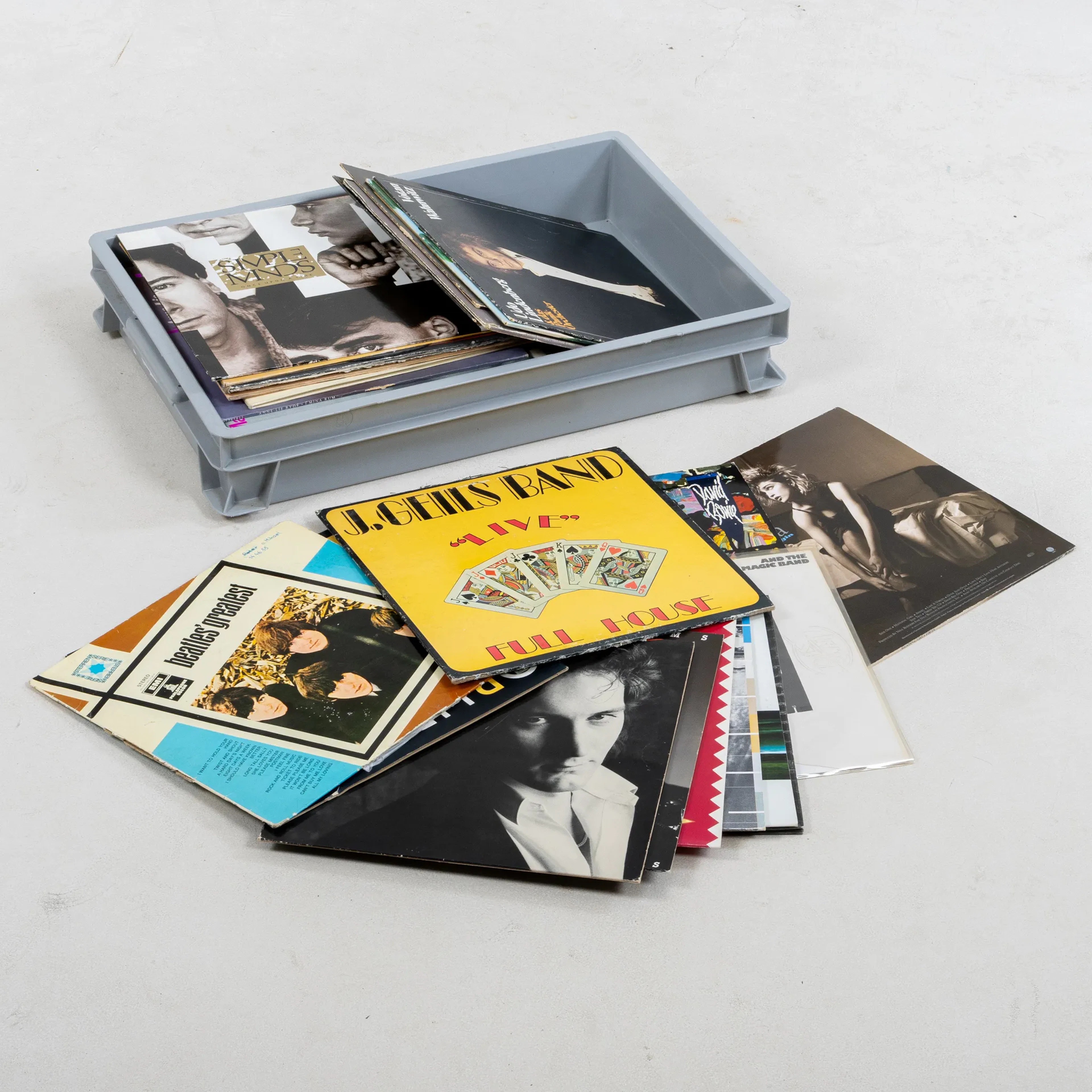 LP-RECORDS, circa 40 pezzi, tra cui Orup, Tomas Ledin, Beatles, Danid Bowie, Madonna ecc