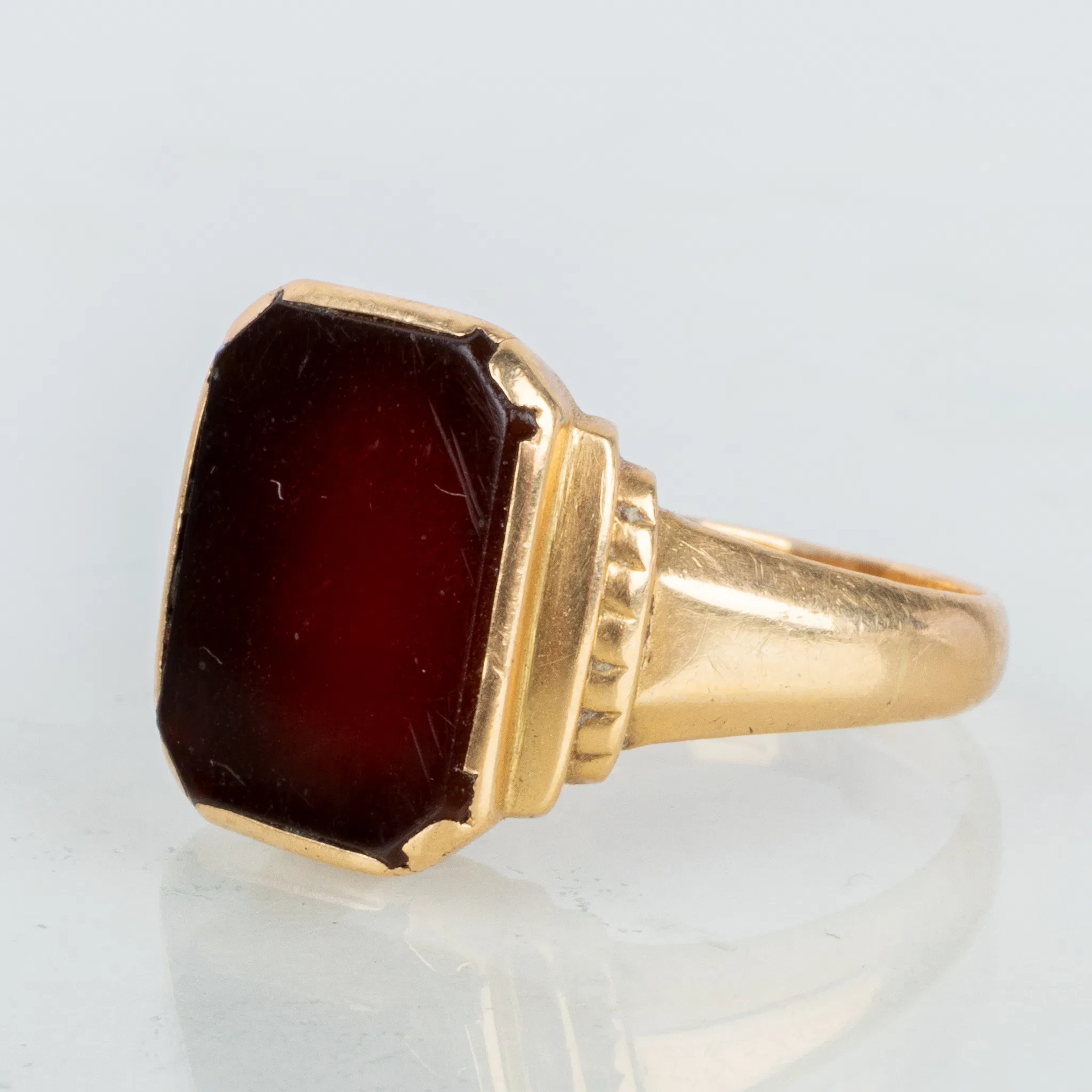 SIEGELRING, 18-karat-Gold, mit Karneol, schwedische Stempel K & EC, unklare Jahresmarke