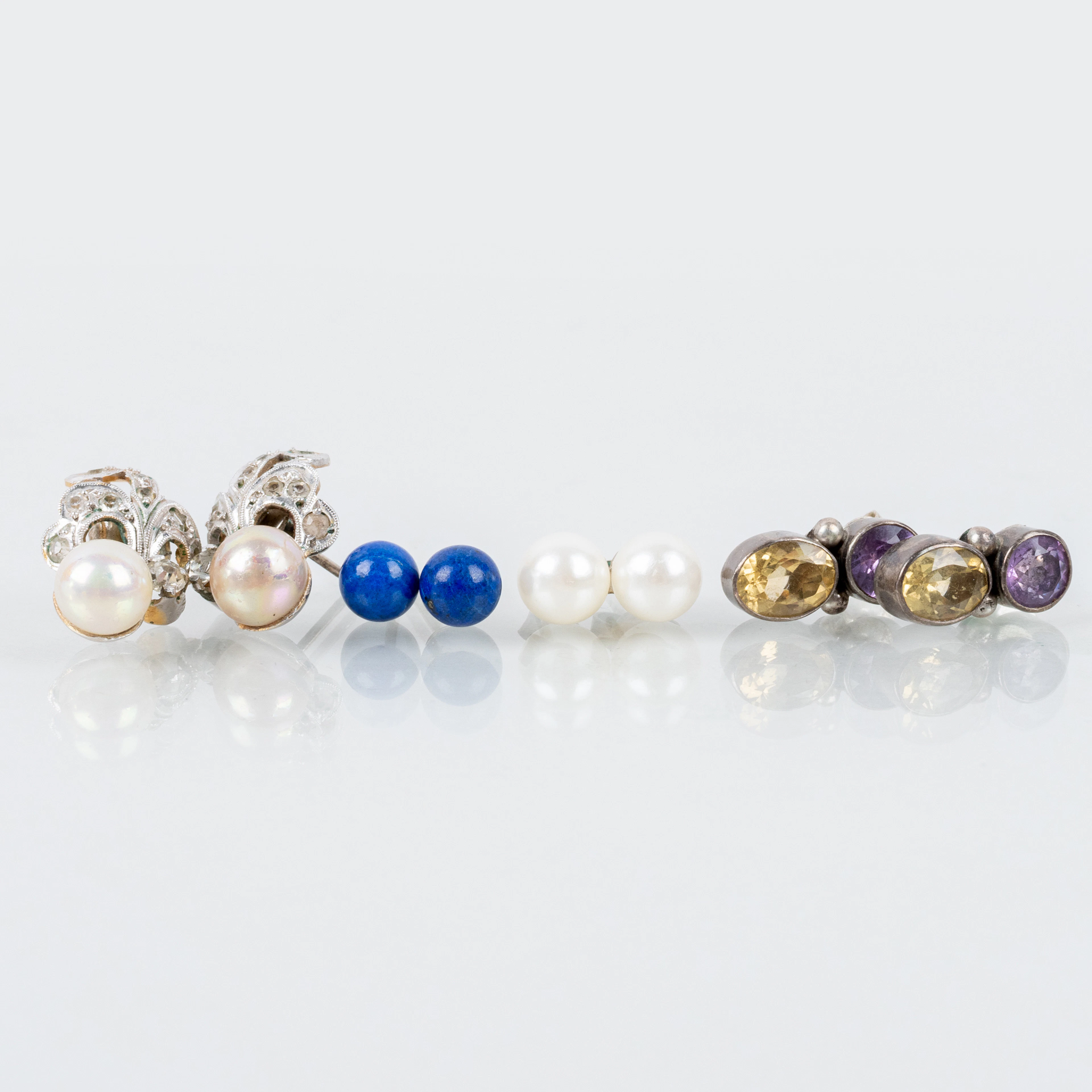 OHRRINGE, 4 Paare, silbern, blau mit weißen Steinen und Lapislazuli, blau