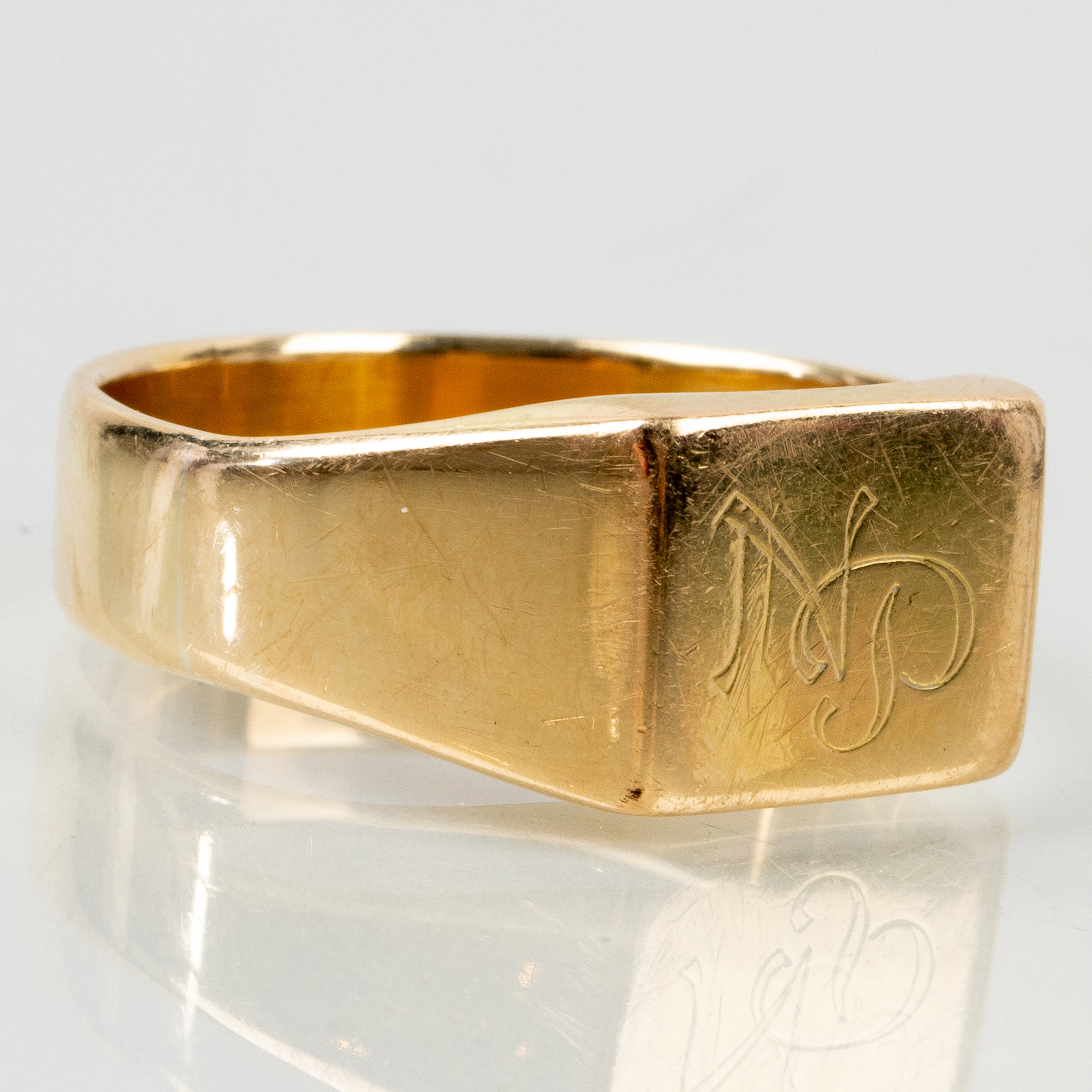 ANELLO CON SIGILLO, oro 18 carati, peso circa 7,1 g