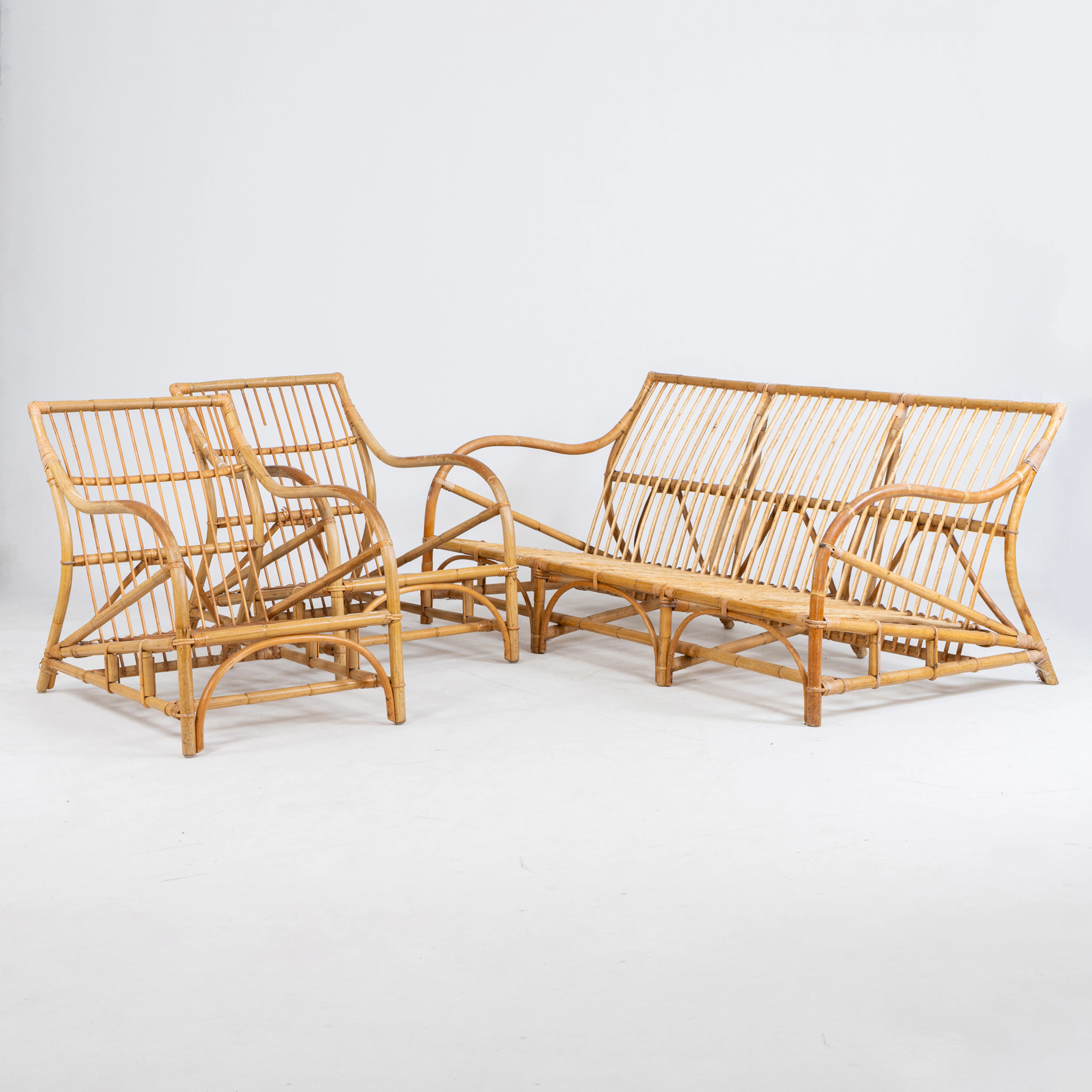 MUEBLES DE JARDÍN, 3 partes, bambú y ratán, mediados del siglo XX