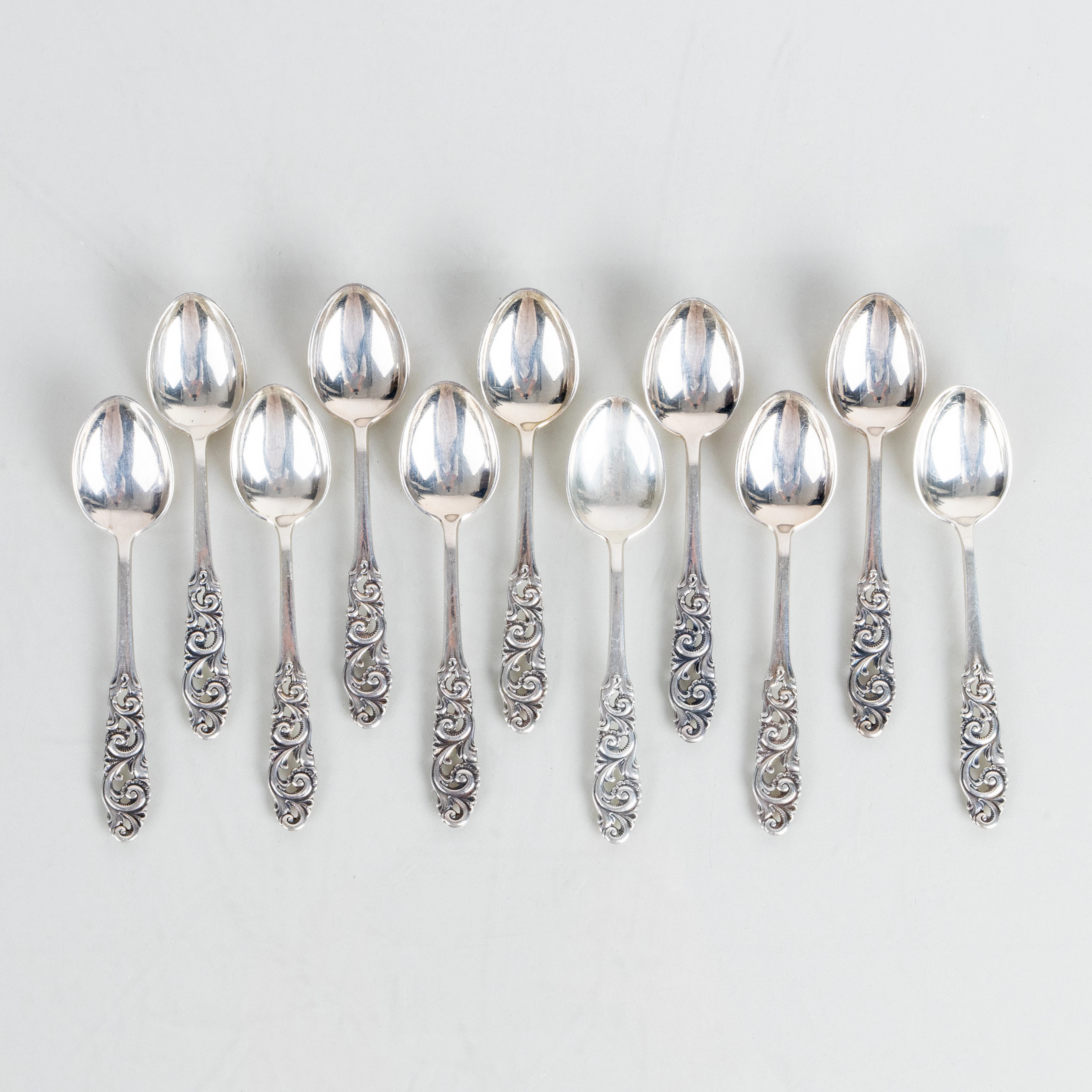 SCATOLE IN CAMOSCIO, 11 pezzi, argento, anni 1900, peso tutto circa 92 g