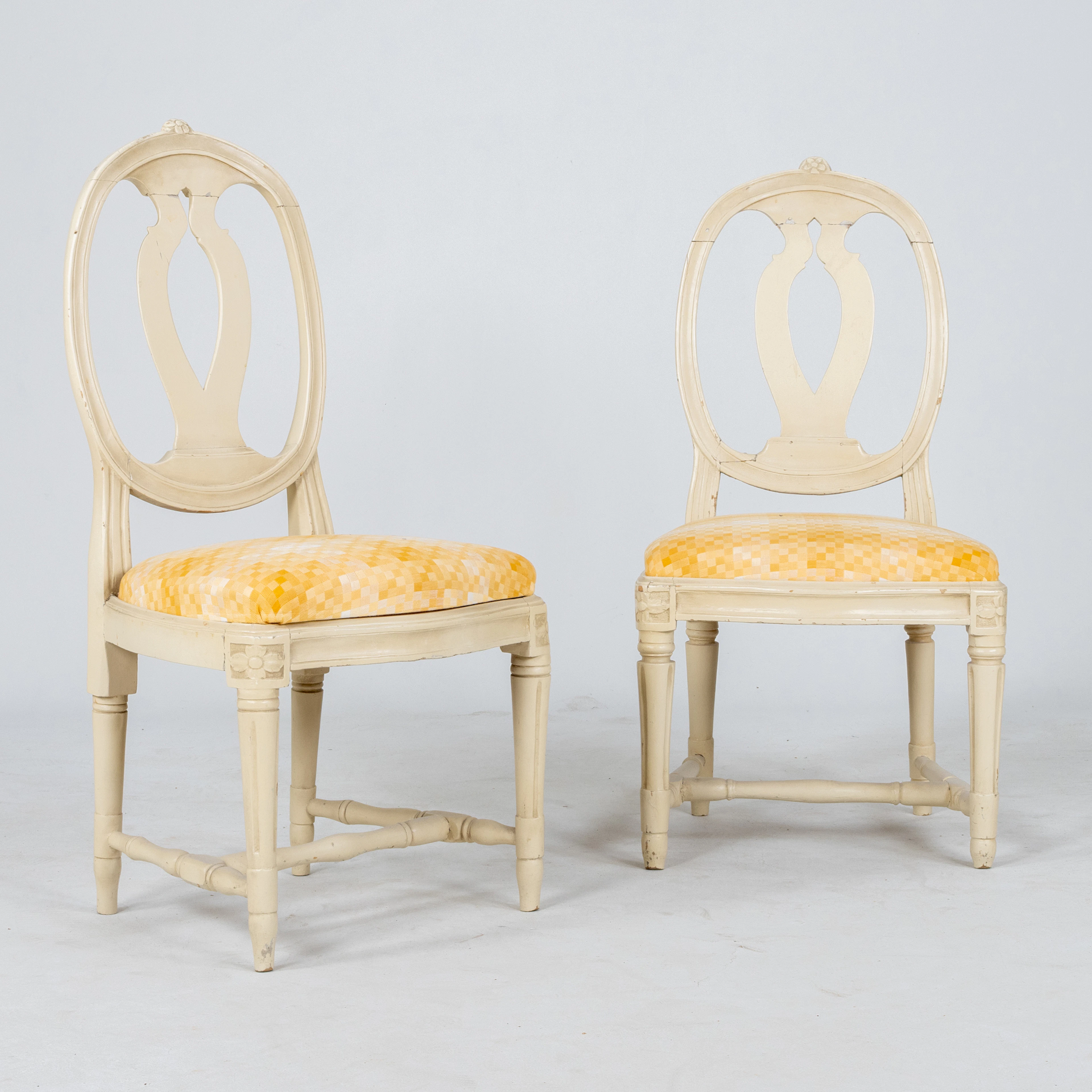 JOHAN ERIK HÖGLANDER (1777-1813), 2 sillas, Gustavian, "El modelo sueco"