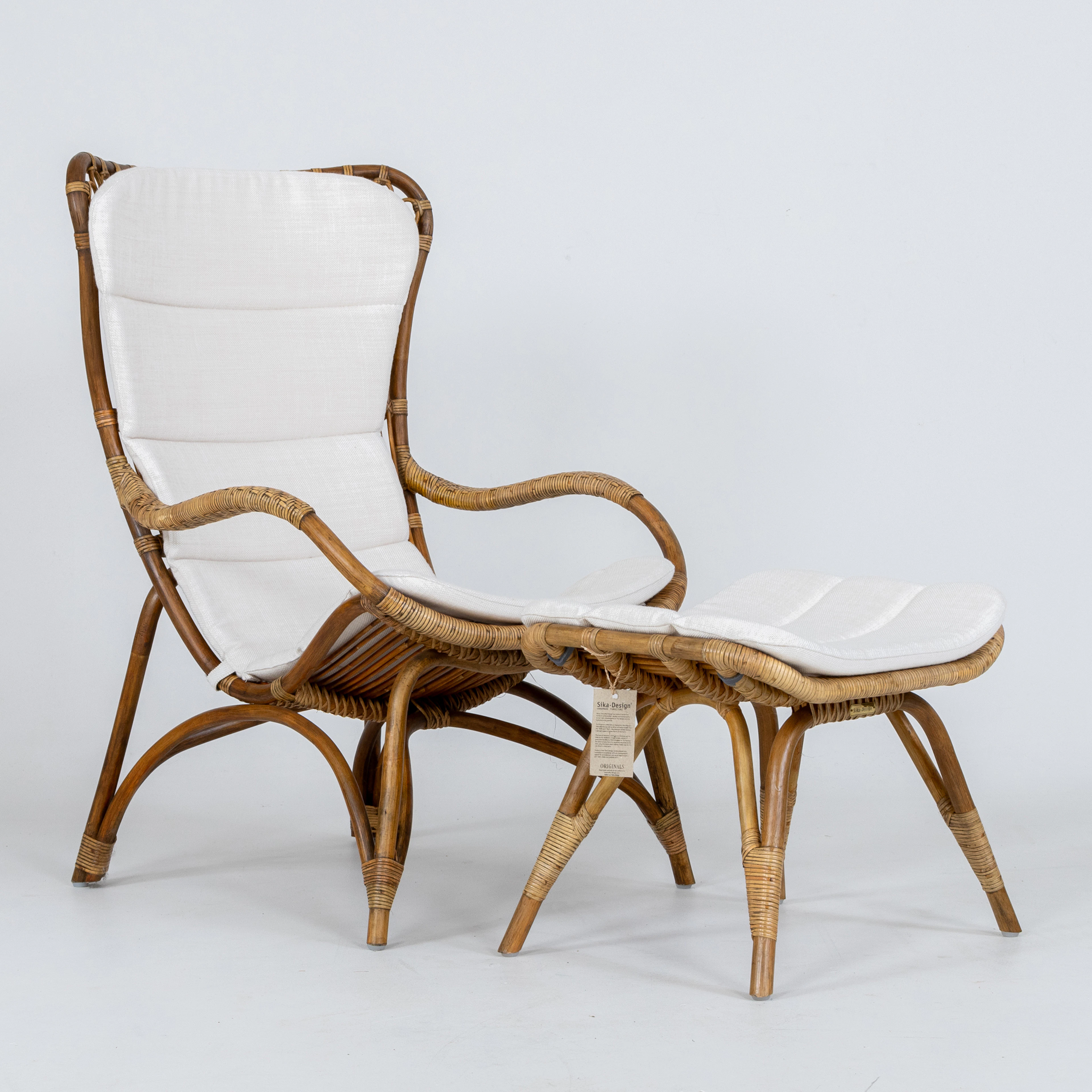POLTRONA CON SGABELLO, rattan sintetico, "Monet", Sika Design, contemporaneo