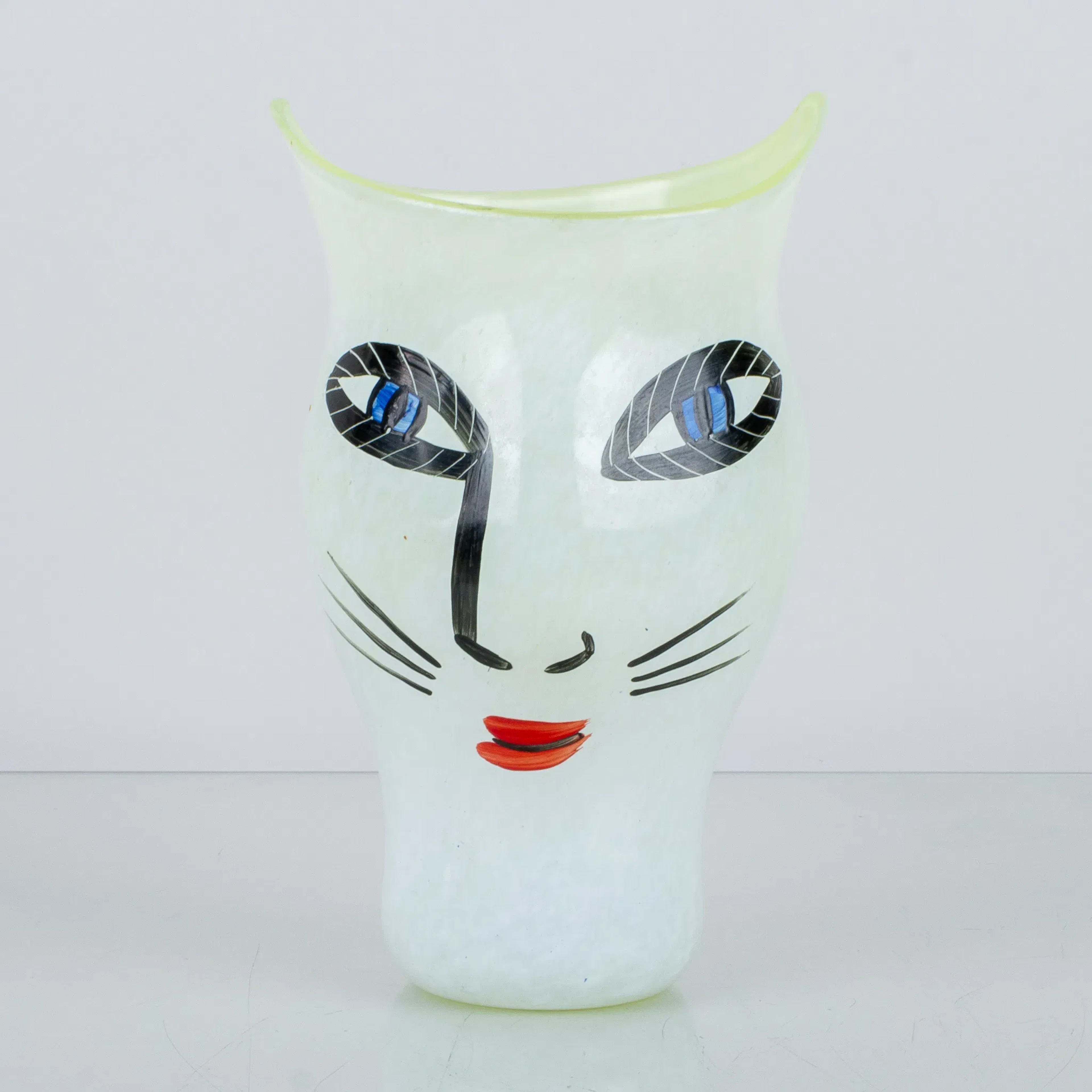 ULRICA HYDMAN-VALLIEN, un vaso di vetro, "Open Minds", Kosta Boda, firmato