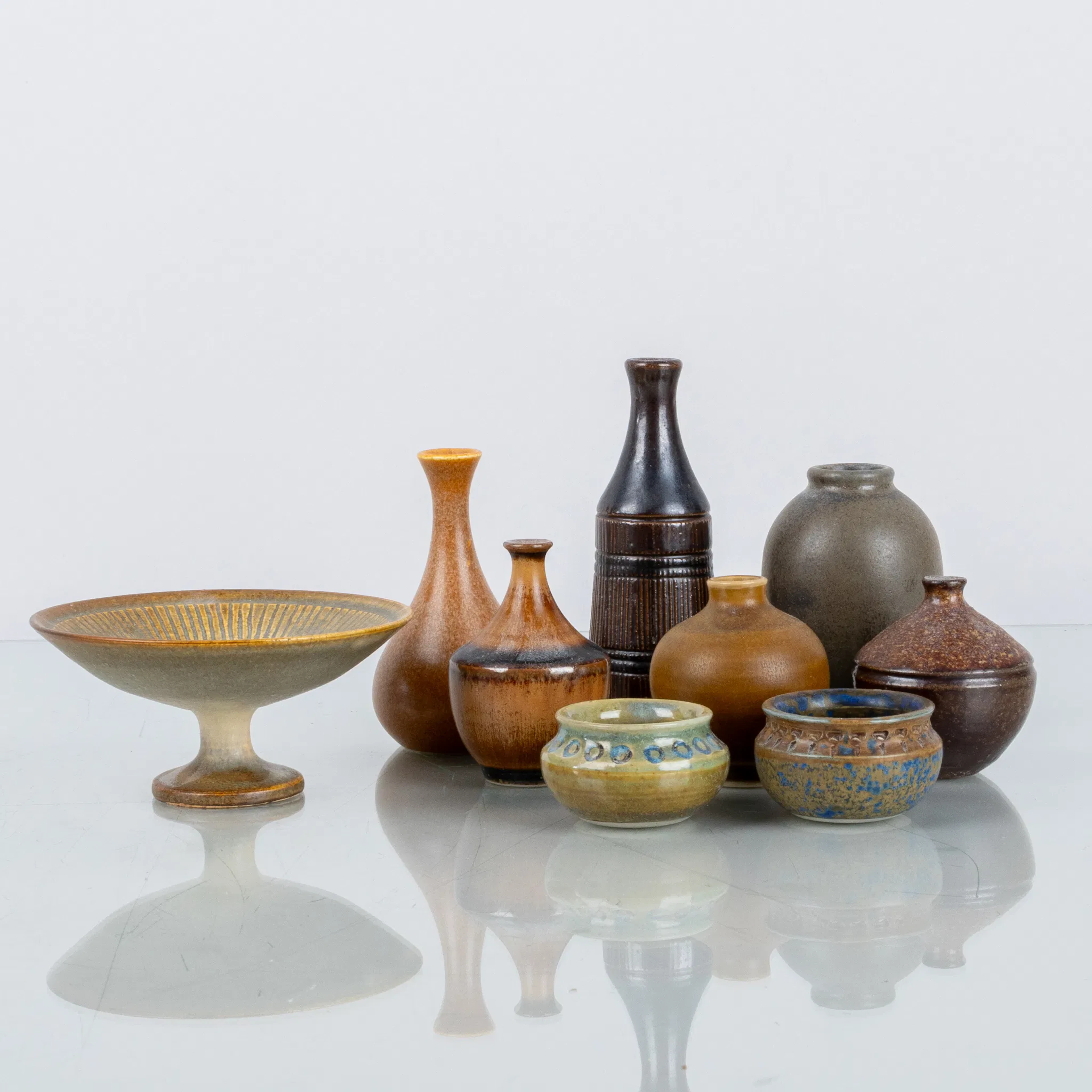 MINIATURES, 9 pcs, stoneware, including Högnäs, Wiinblad and others