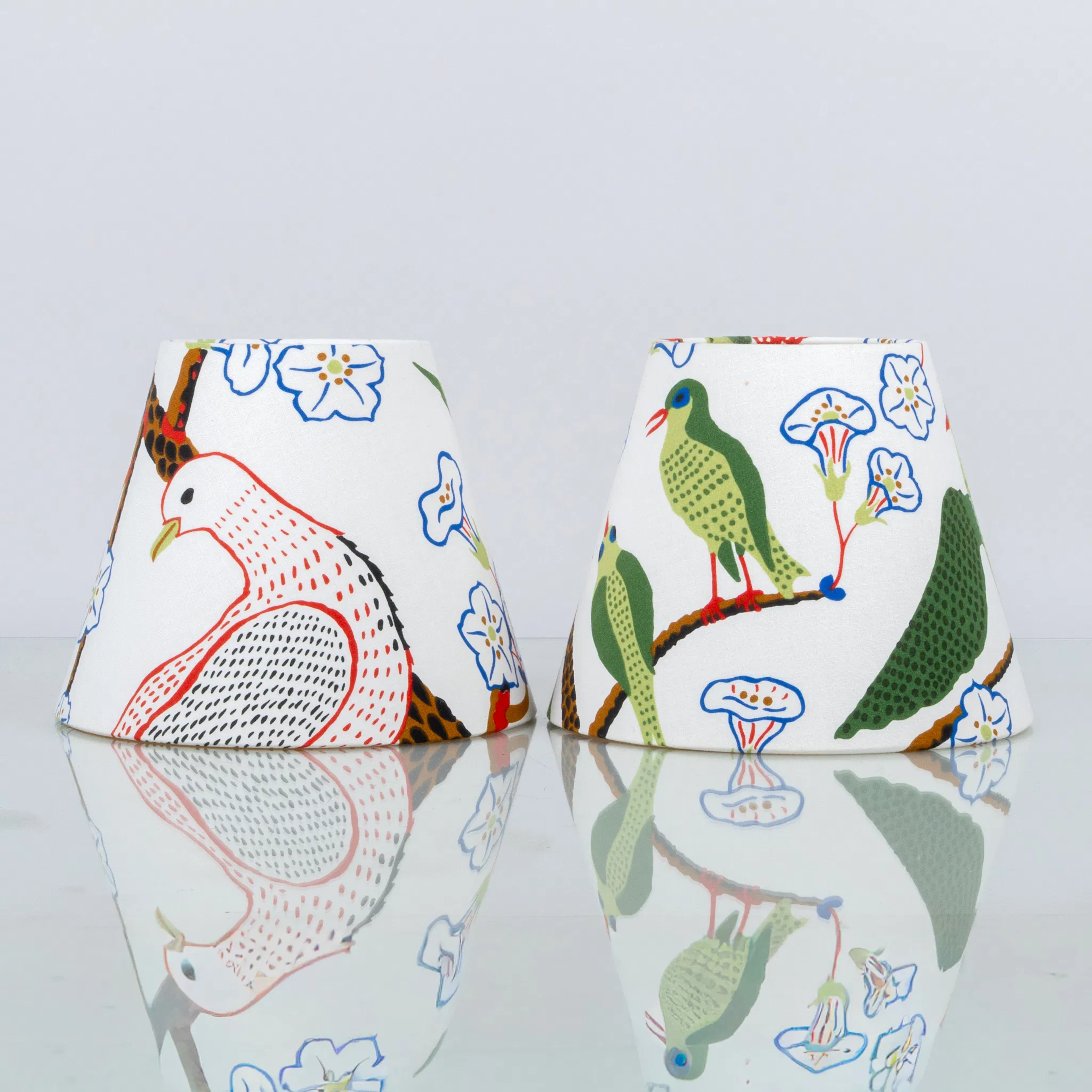 JOSEF FRANK, 2 pantallas de lámparas, "Pájaros verdes", Firma Svenskt Tenn
