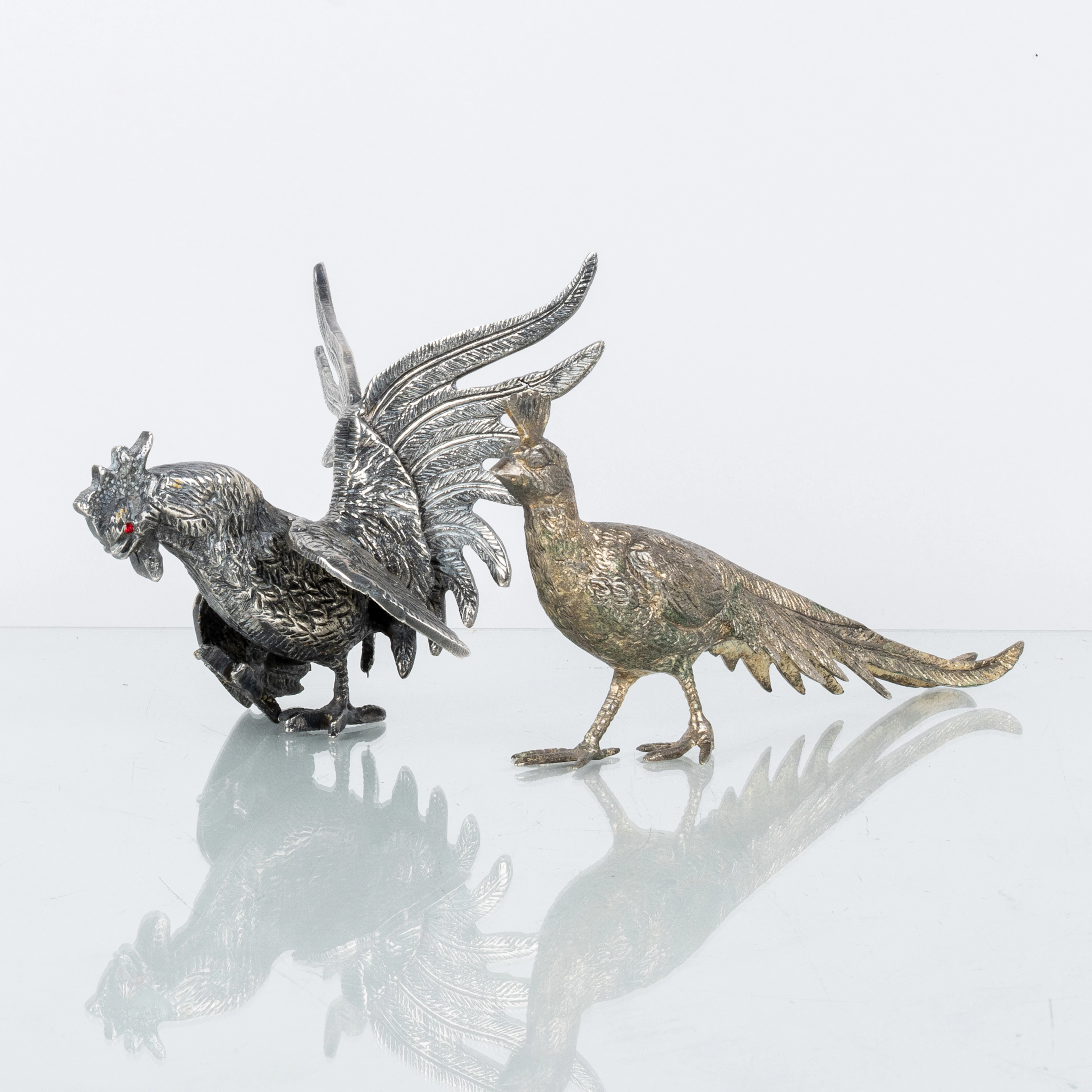 DECORACIONES DE MESA, 2 piezas, metal blanco, pájaros, probablemente mediados del siglo XX