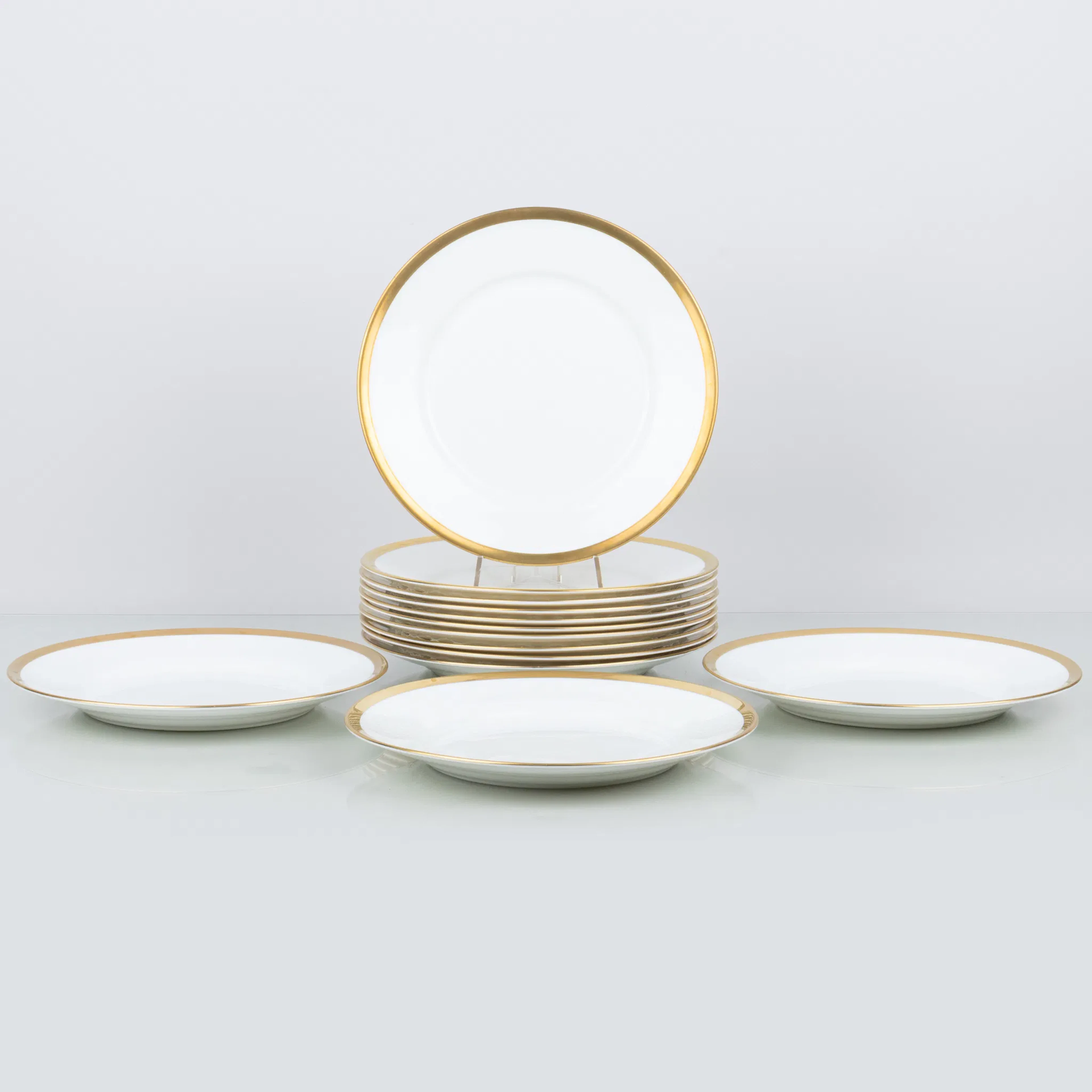 KARIN BJÖRQUIST, 13 platos, porcelana ósea "Nobel", Rörstrand