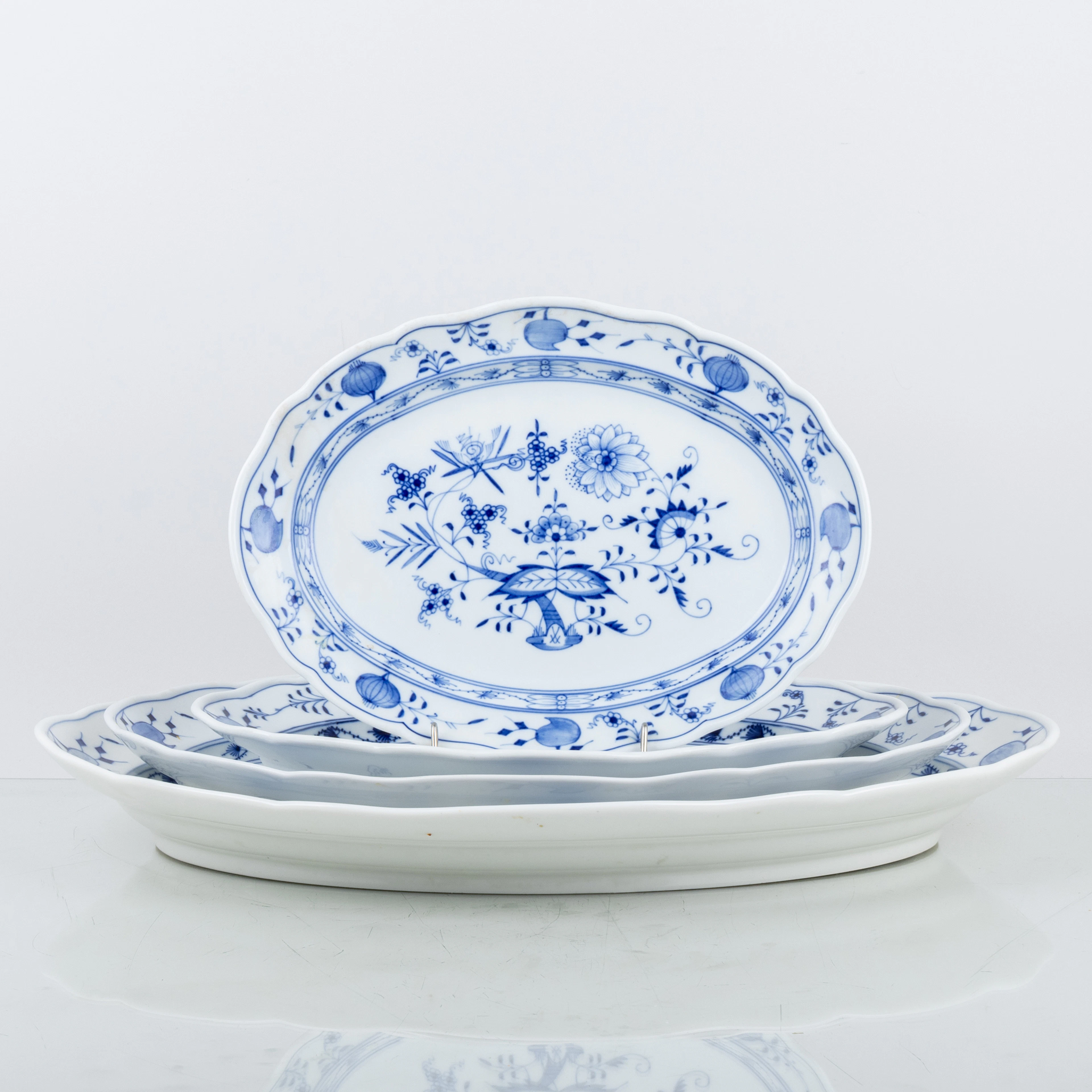 SERVIERGERICHT, 4 PC, Porzellan, Zwiebelmuster, Meissen, Deutschland, 1900er Jahre
