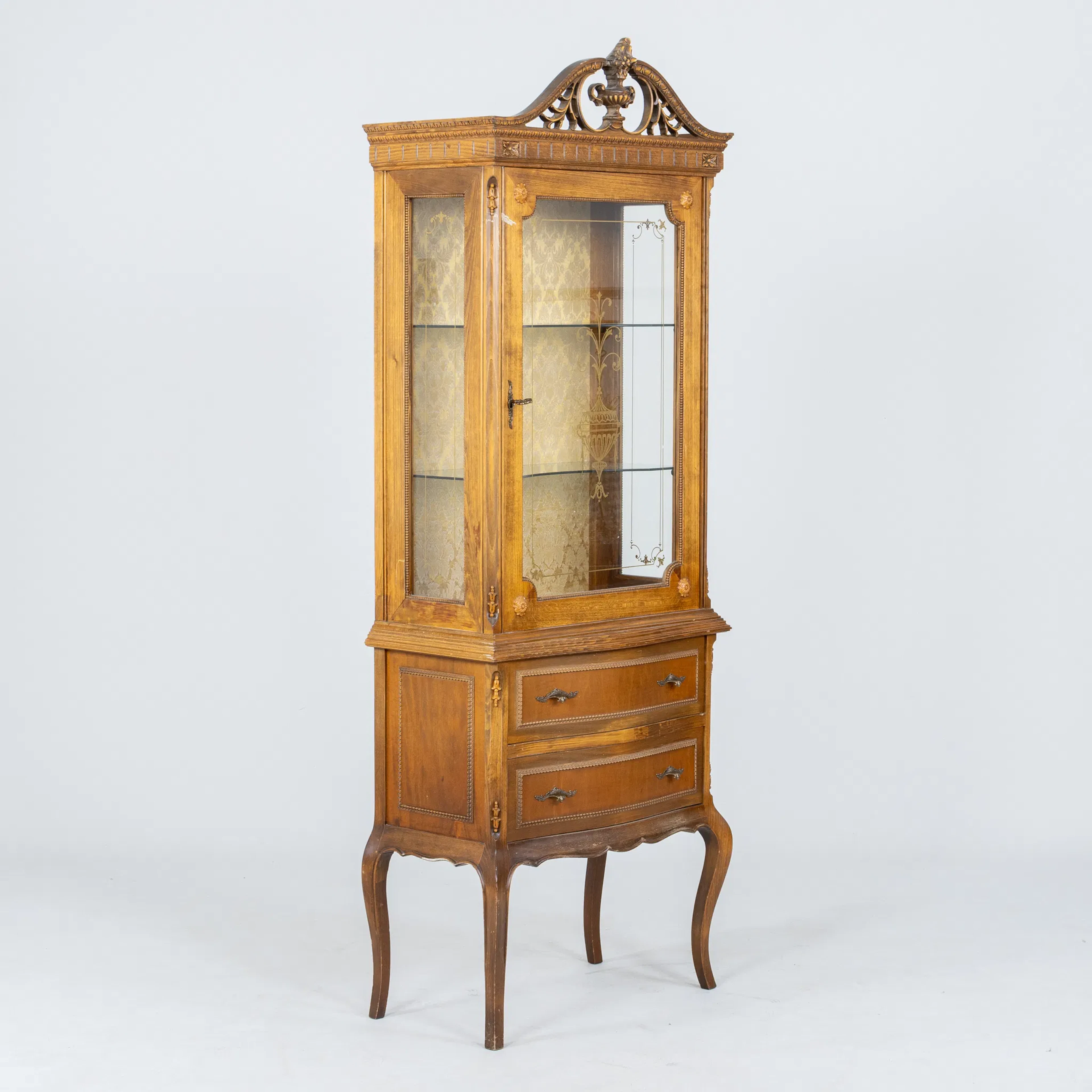 VITRINE EN VERRE, STYLE GUSTAVIEN, MILIEU DES ANNÉES 1900