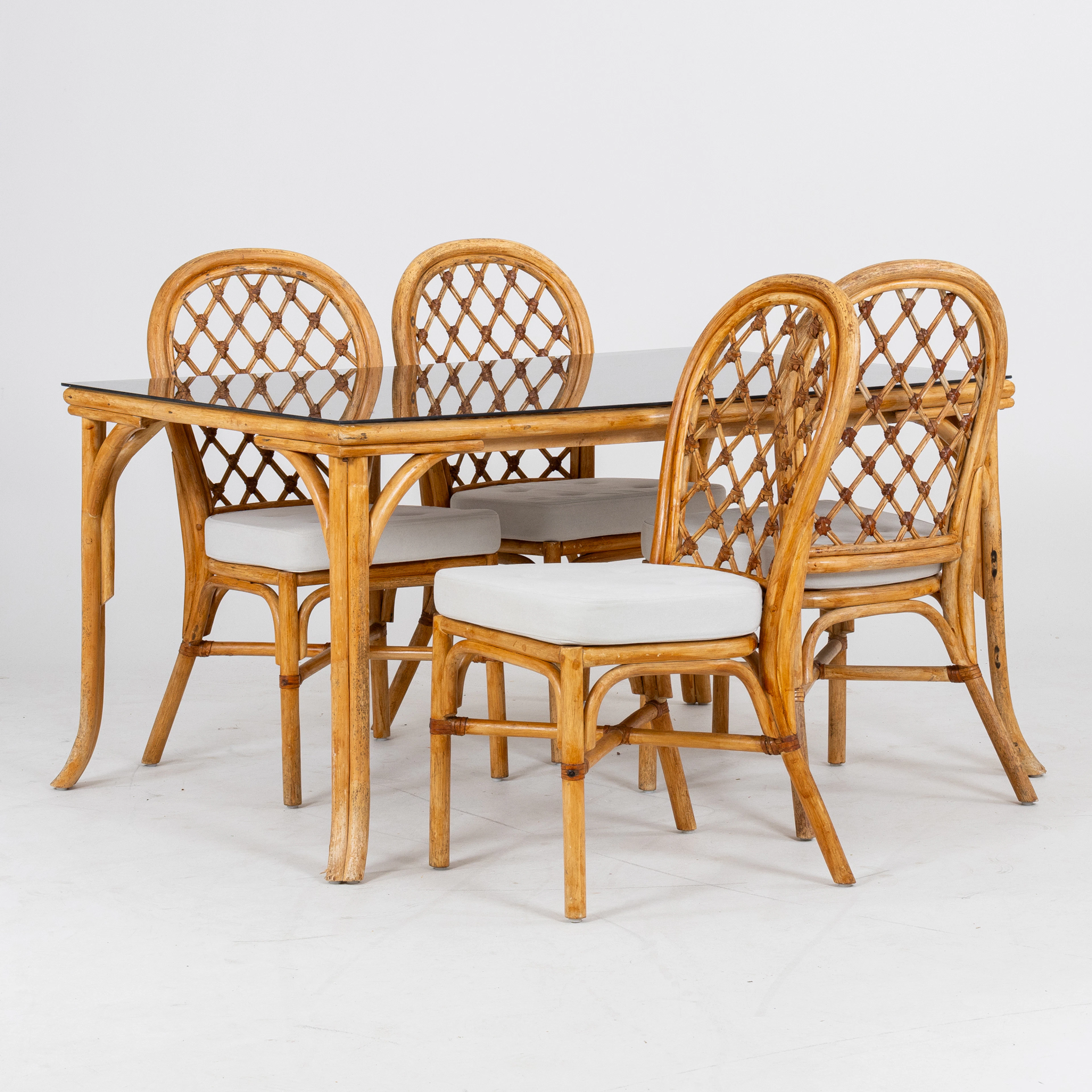 MUEBLES DE JARDÍN, 5 partes, bambú y ratán, segunda mitad del siglo XX