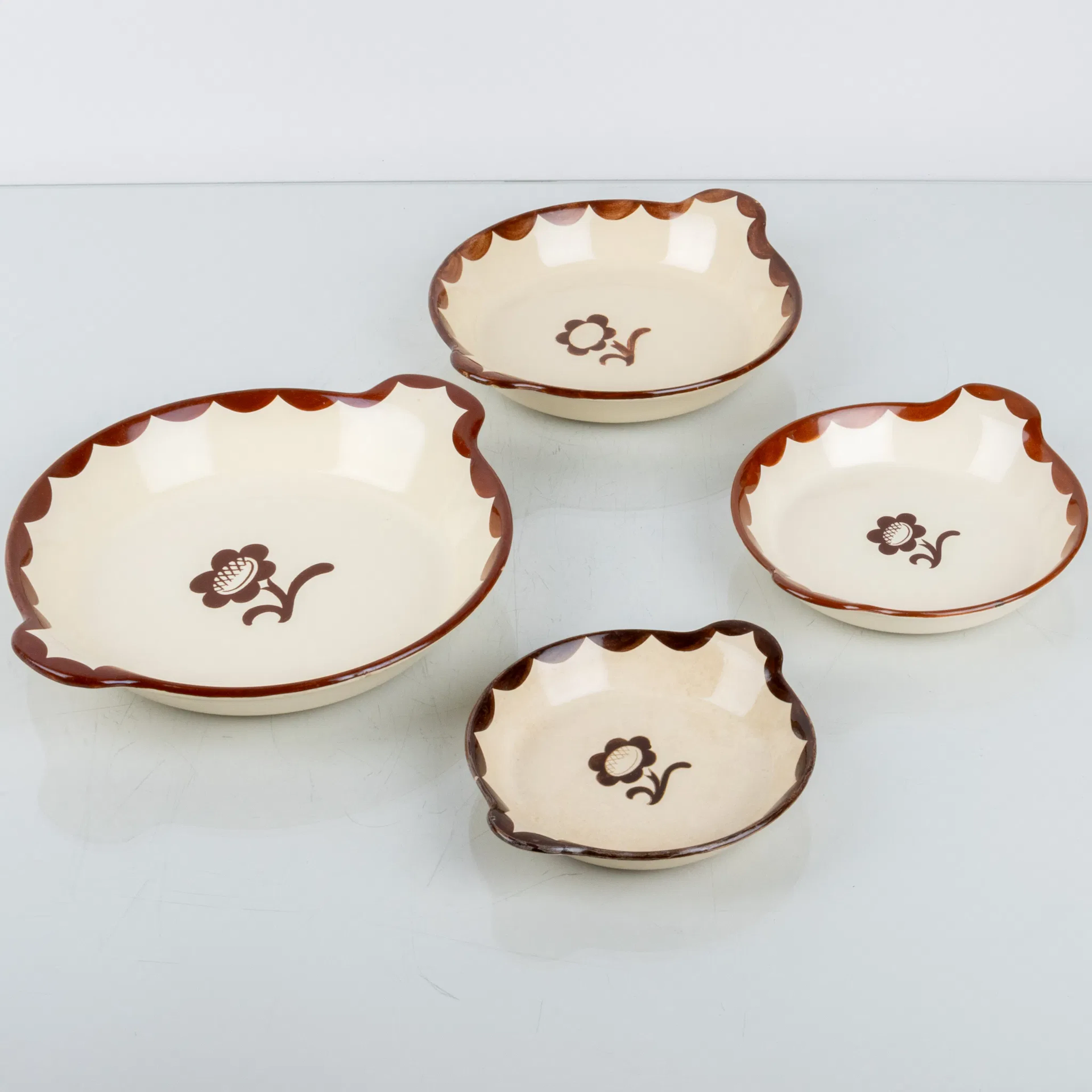 WILHELM KÅGE, 4 platos de porcelana, "Pyro", Gustavsberg, mediados del siglo XX