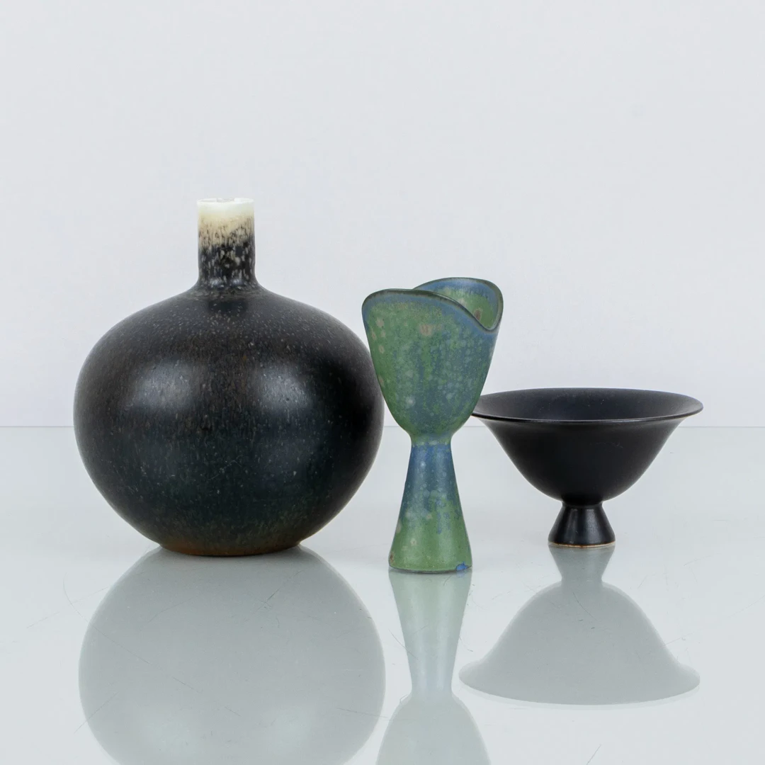 CARL-HARRY STÅLHANE ET GUNNAR NYLUND, 3 pièces, vase et bols à pied