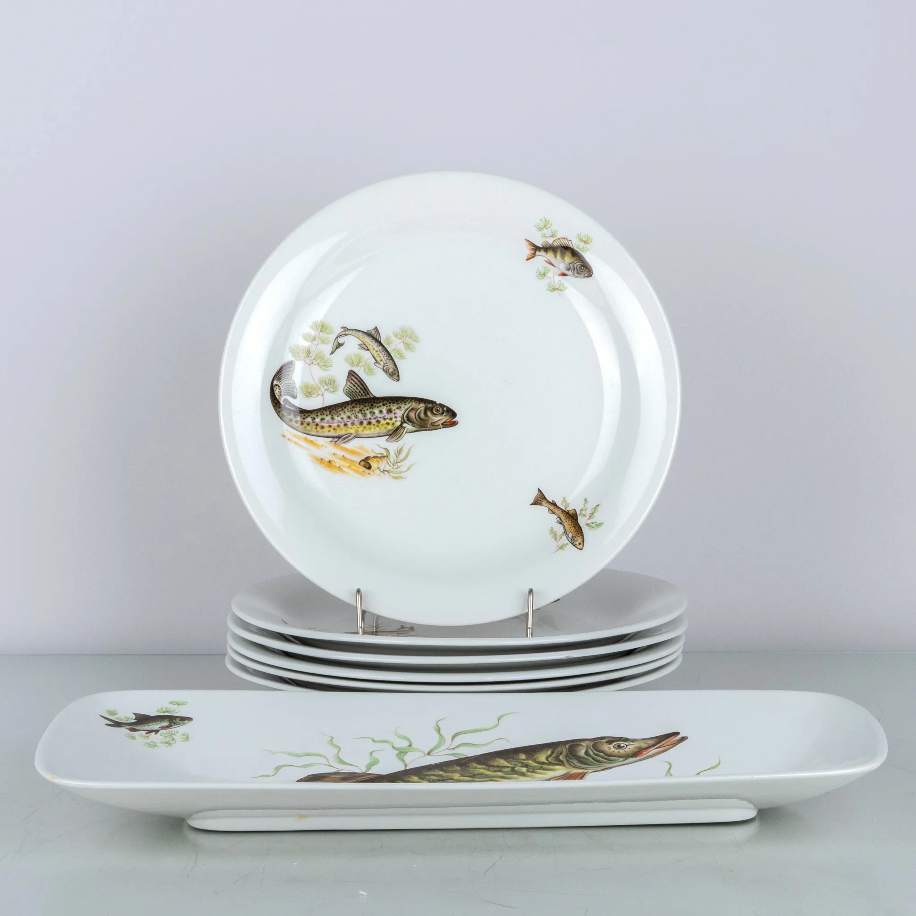 VAJILLA DE PESCADO, 7 partes, porcelana, segunda mitad del siglo XX
