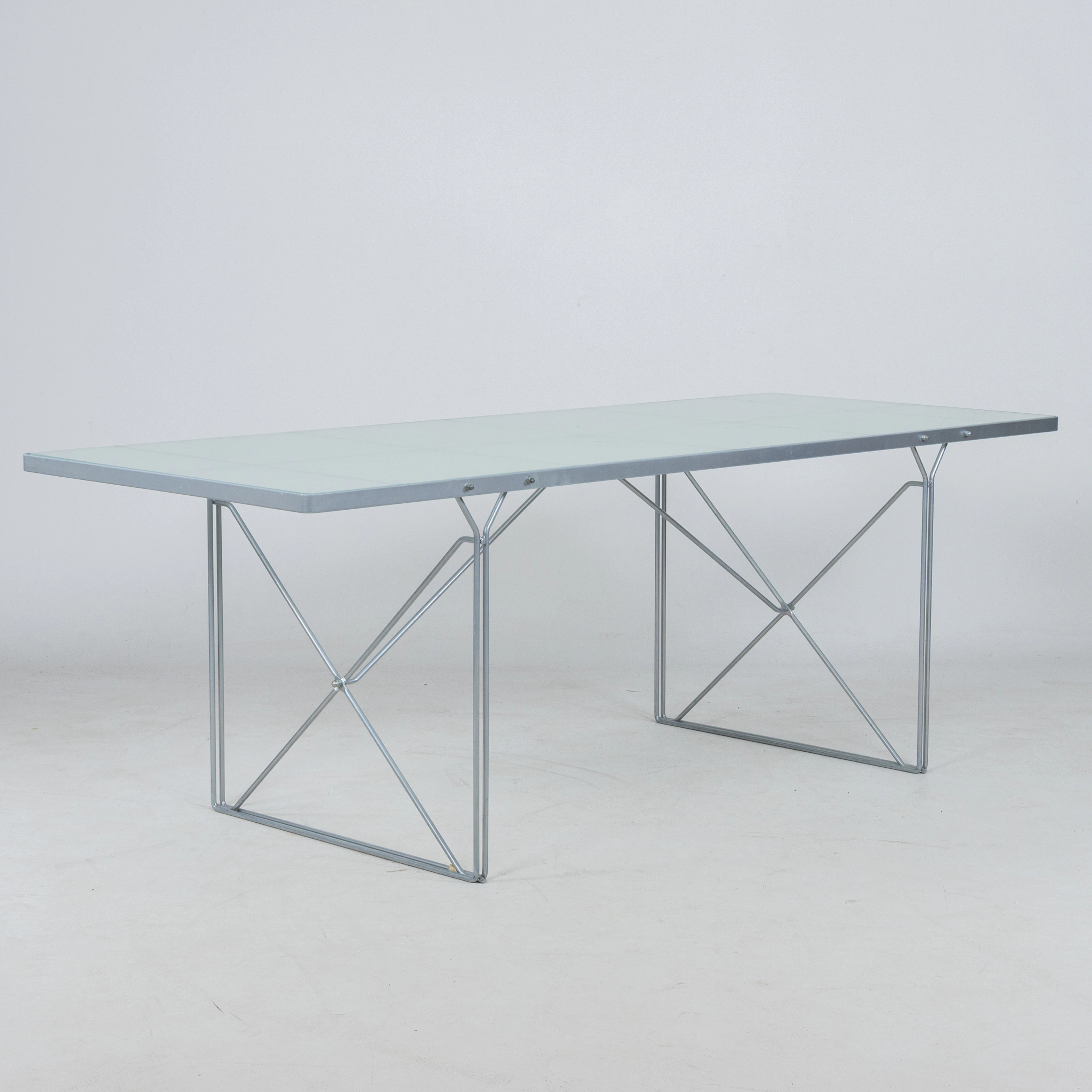 NIELS GAMMELGAARD, une table à manger « Moment », Ikea PS