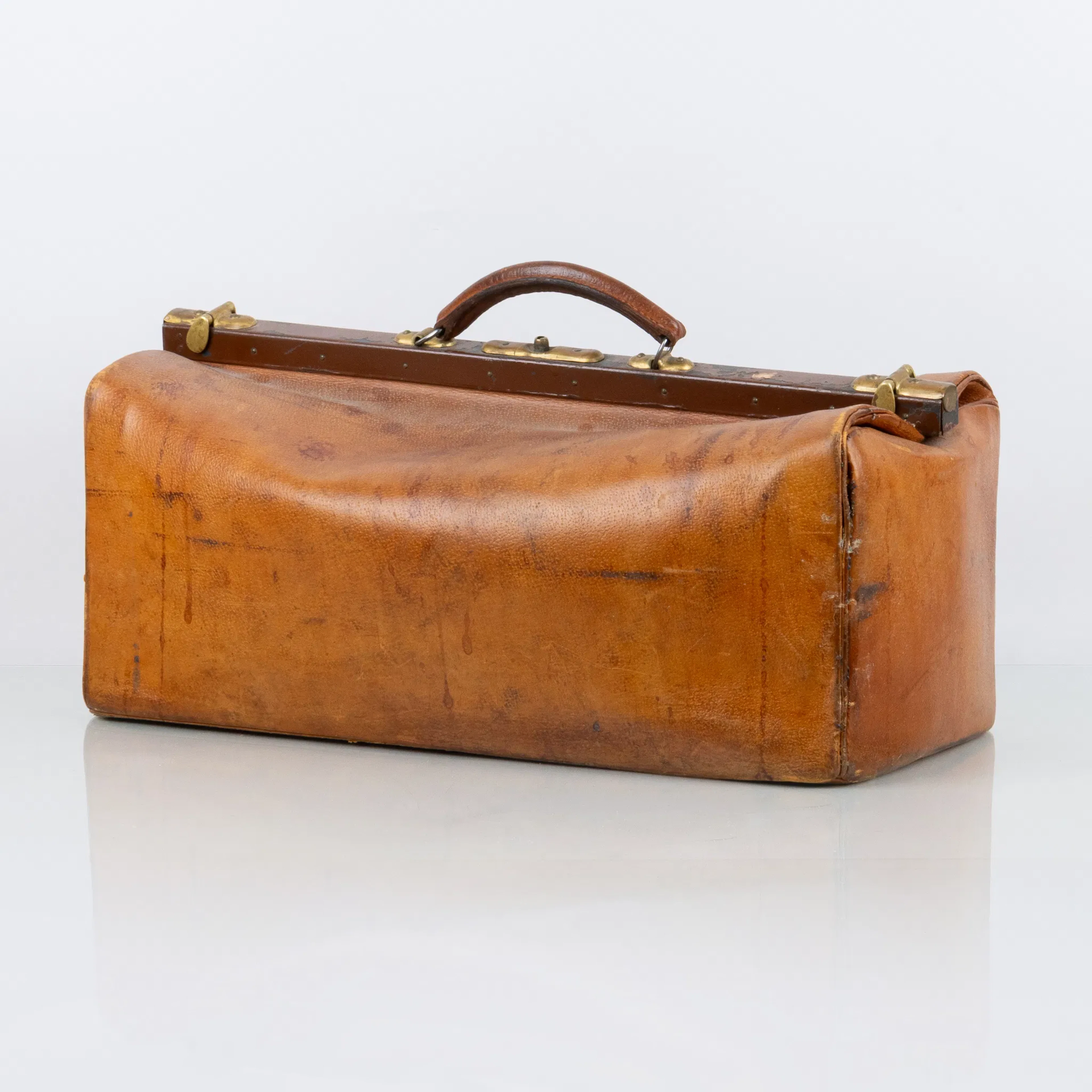 BOLSA DE DOCTOR, cuero, la primera mitad del siglo XX