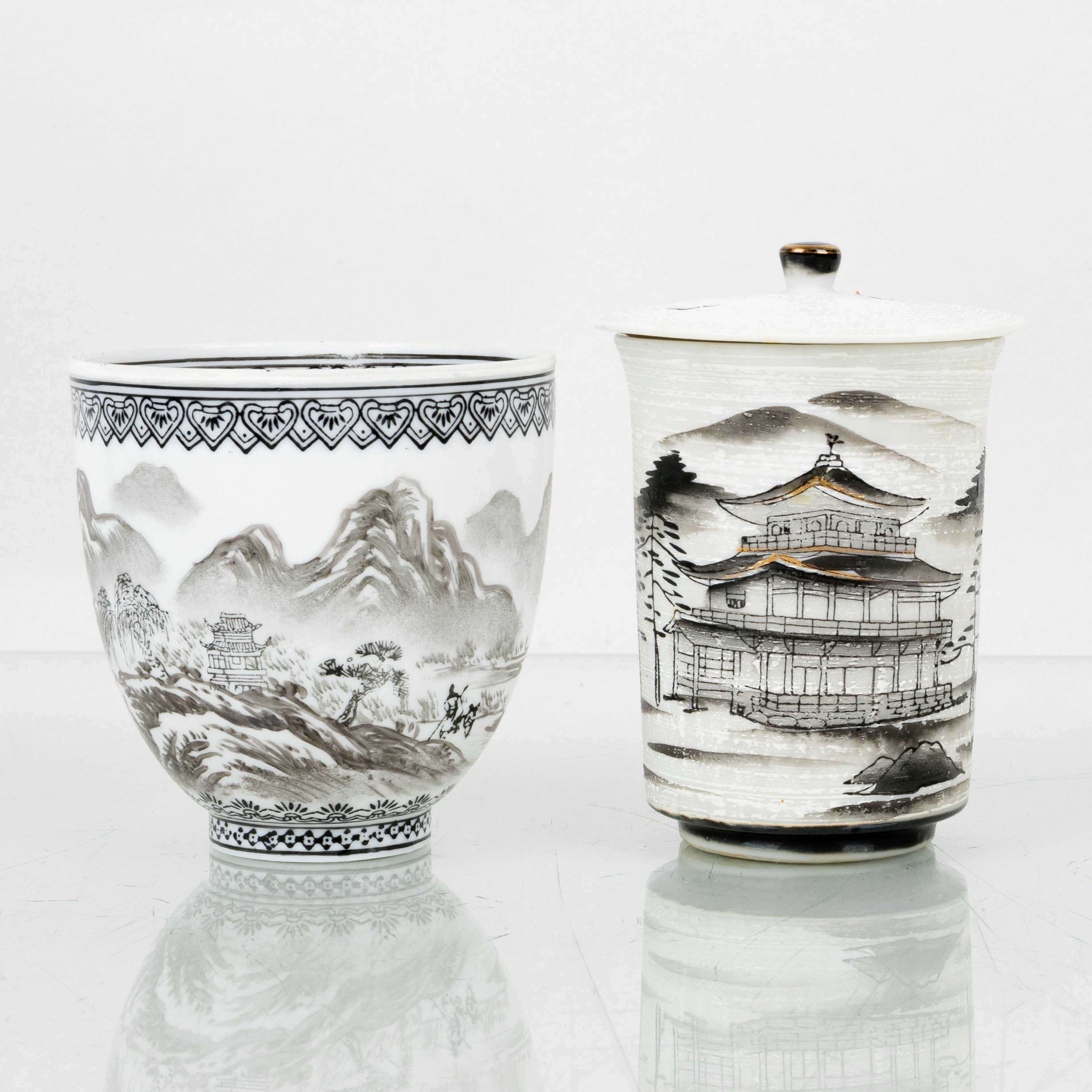 CUENCO Y TAZA CON TAPA, porcelana azul rayada, Japón, después de 1912