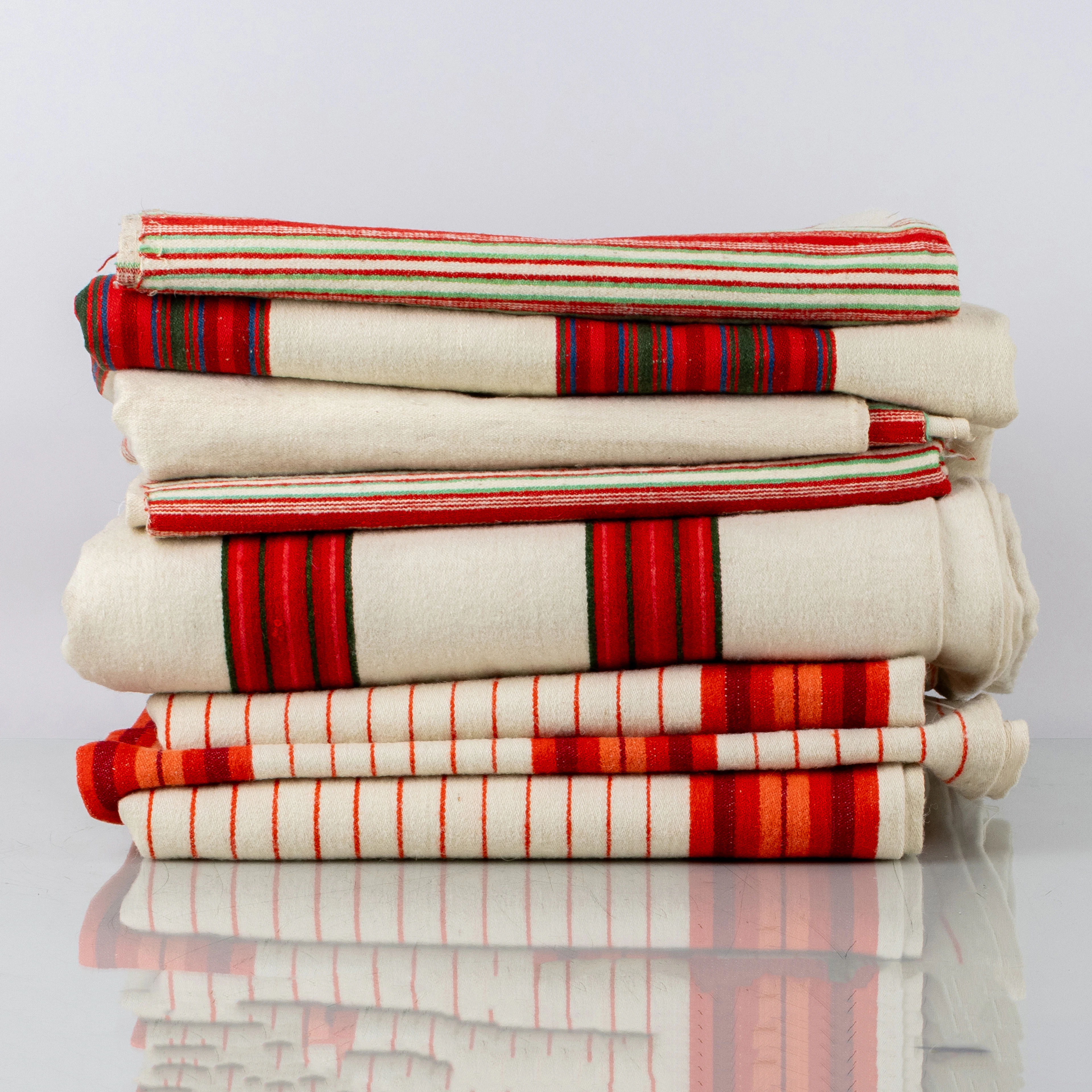 TEXTILIER, 8 st, ull, allmoge, 1800-/1900-tal