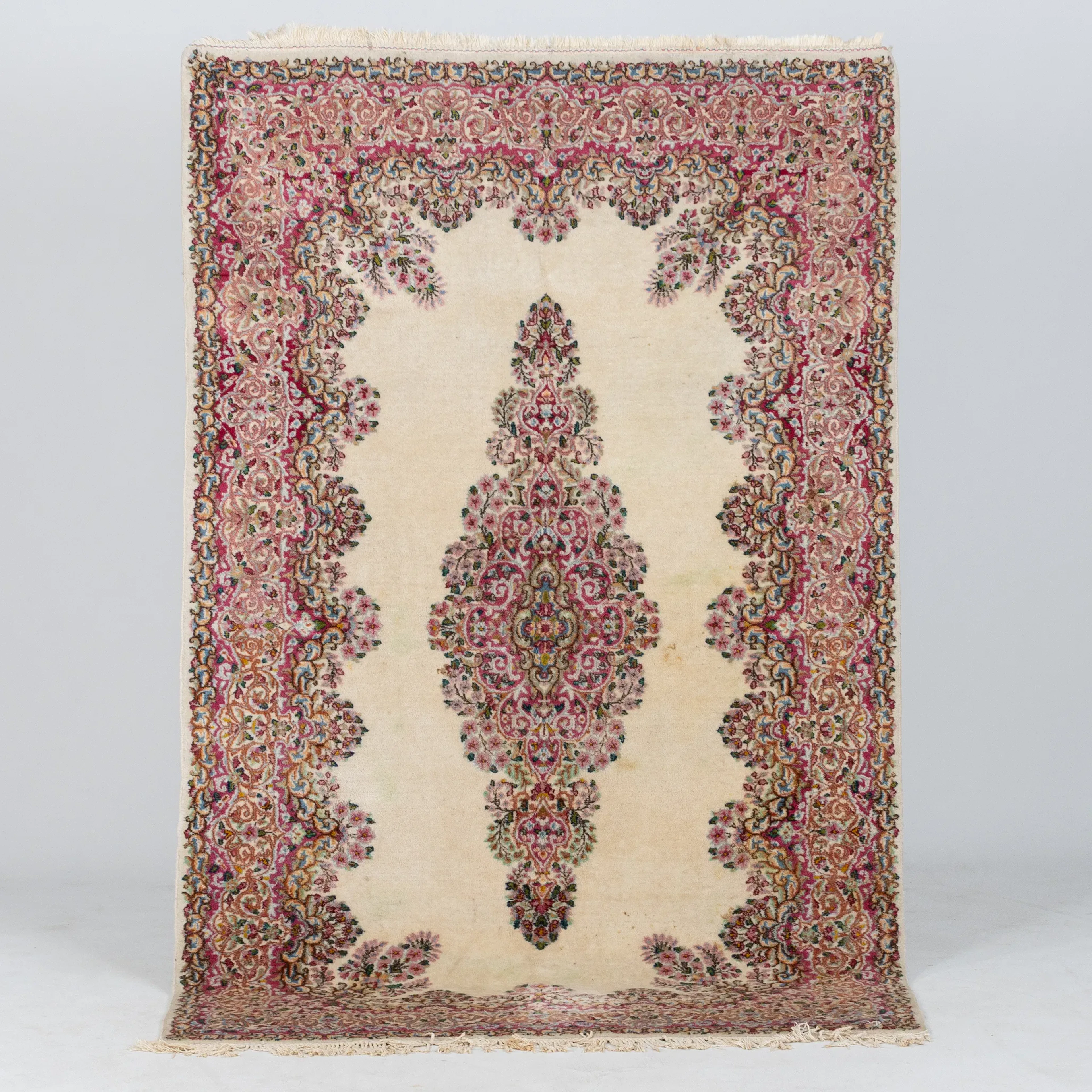 ORIENTTEPPICH, ca. 222 x 136 cm