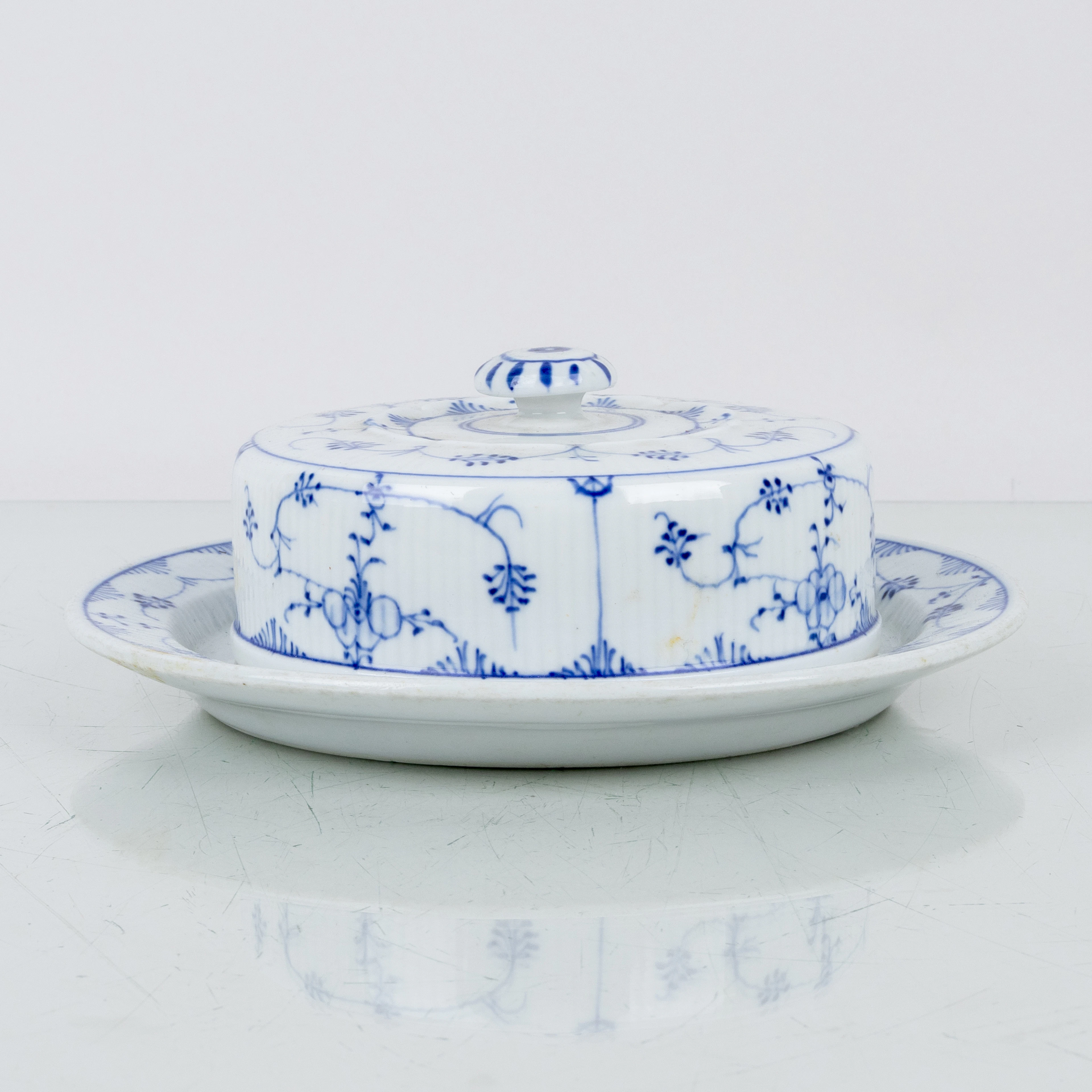 BUTTER CLOCK, porcelain factory Friedrich Christian Greiner & Söhne Rauenstein
