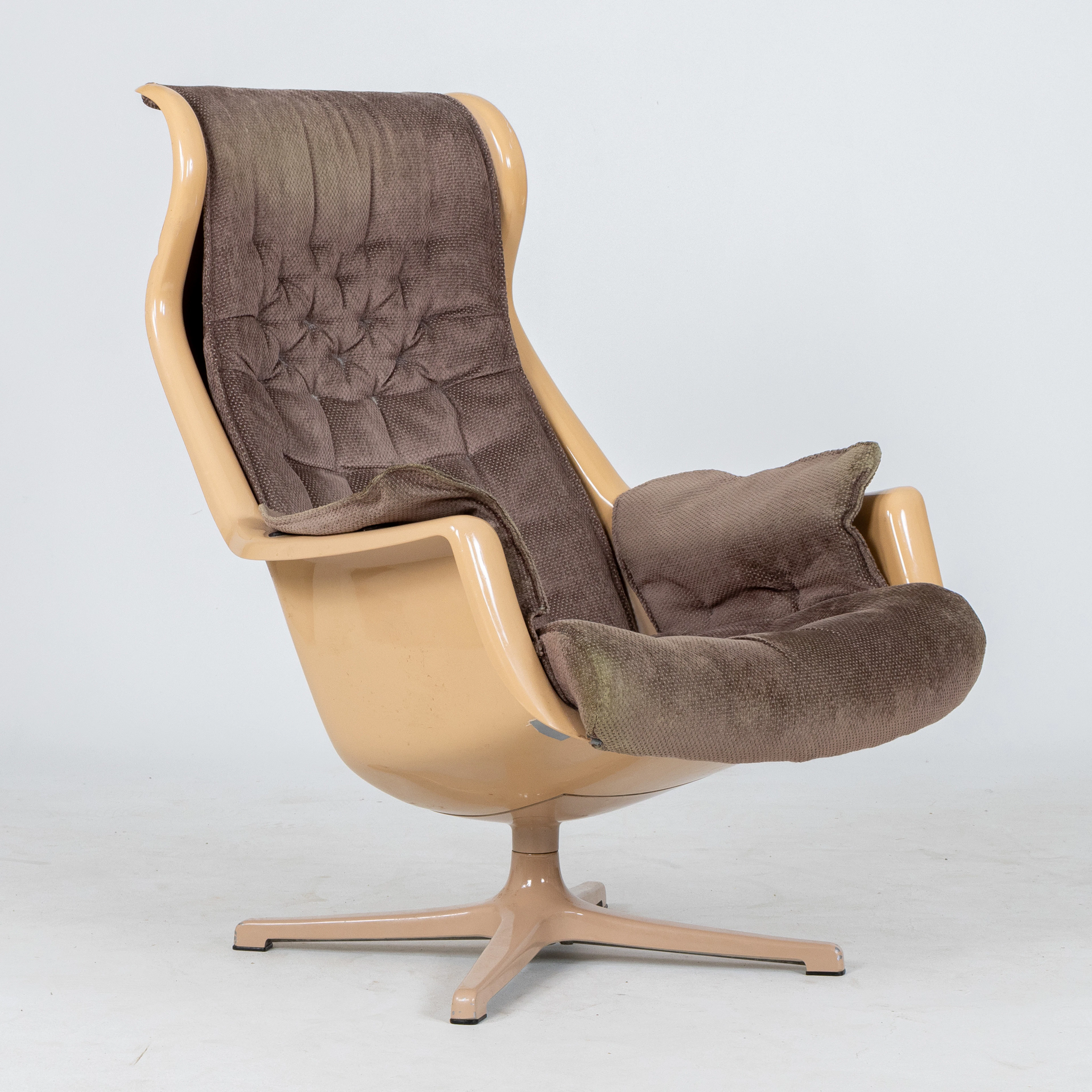 ALF SVENSSON & YNGVAR SANDSTRÖM, UN SILLÓN "Galaxy", Dux, segunda mitad del siglo XX