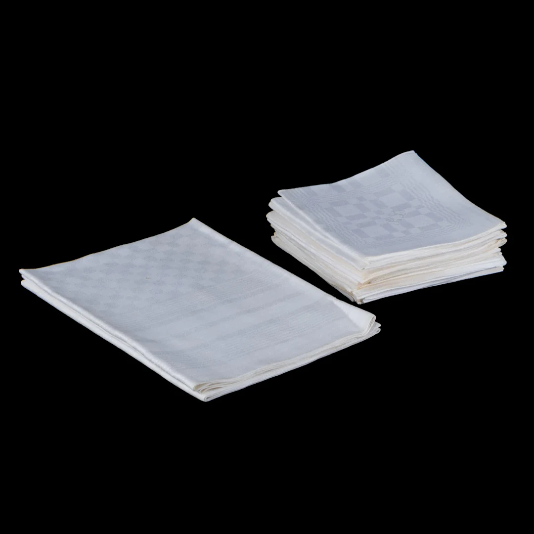 Servilletas, 18 piezas y MANTELES, 2 piezas, mástil de dama de lino, siglo XX