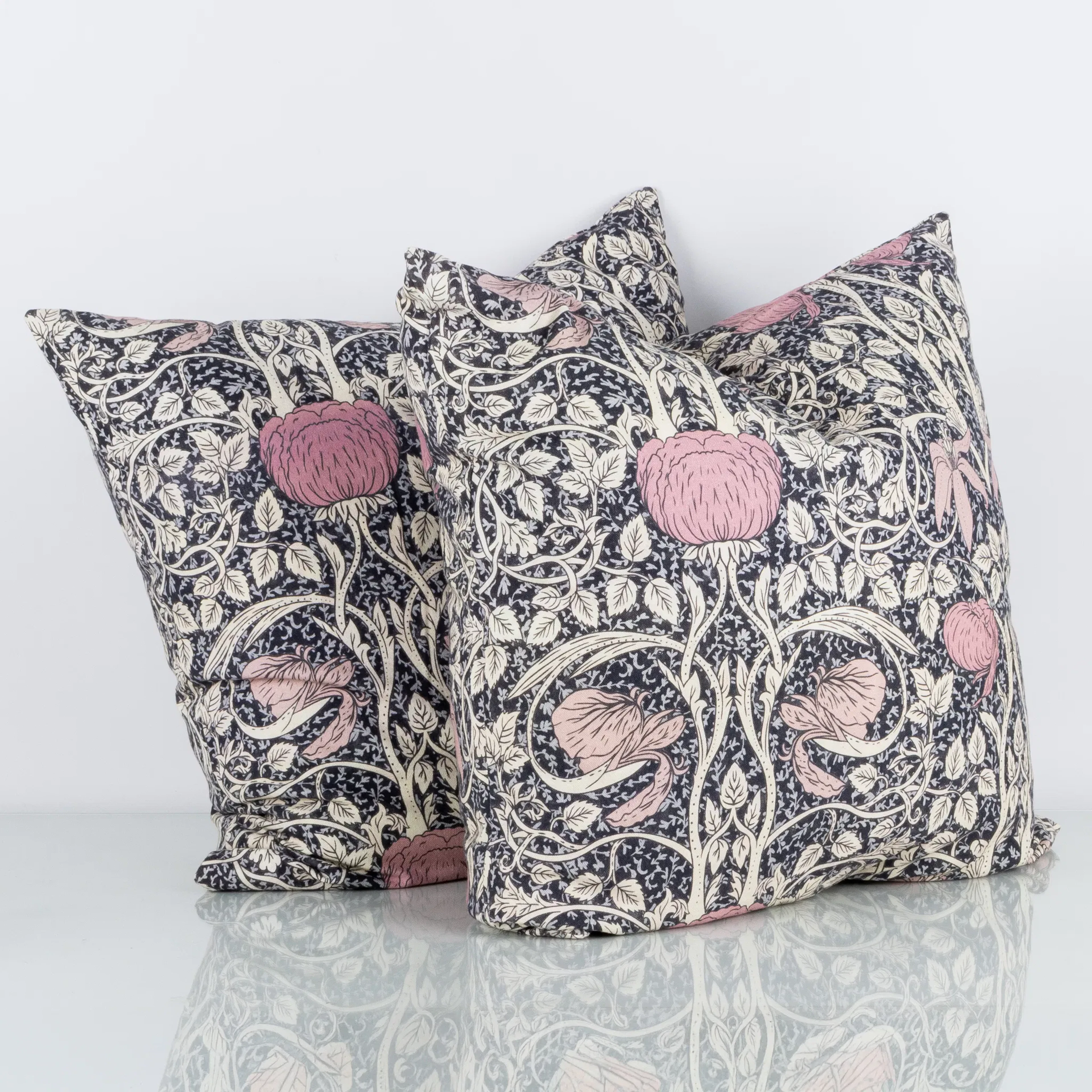 CUSHIONS, 1 pair, "Classic Foliage", Boel & Jan