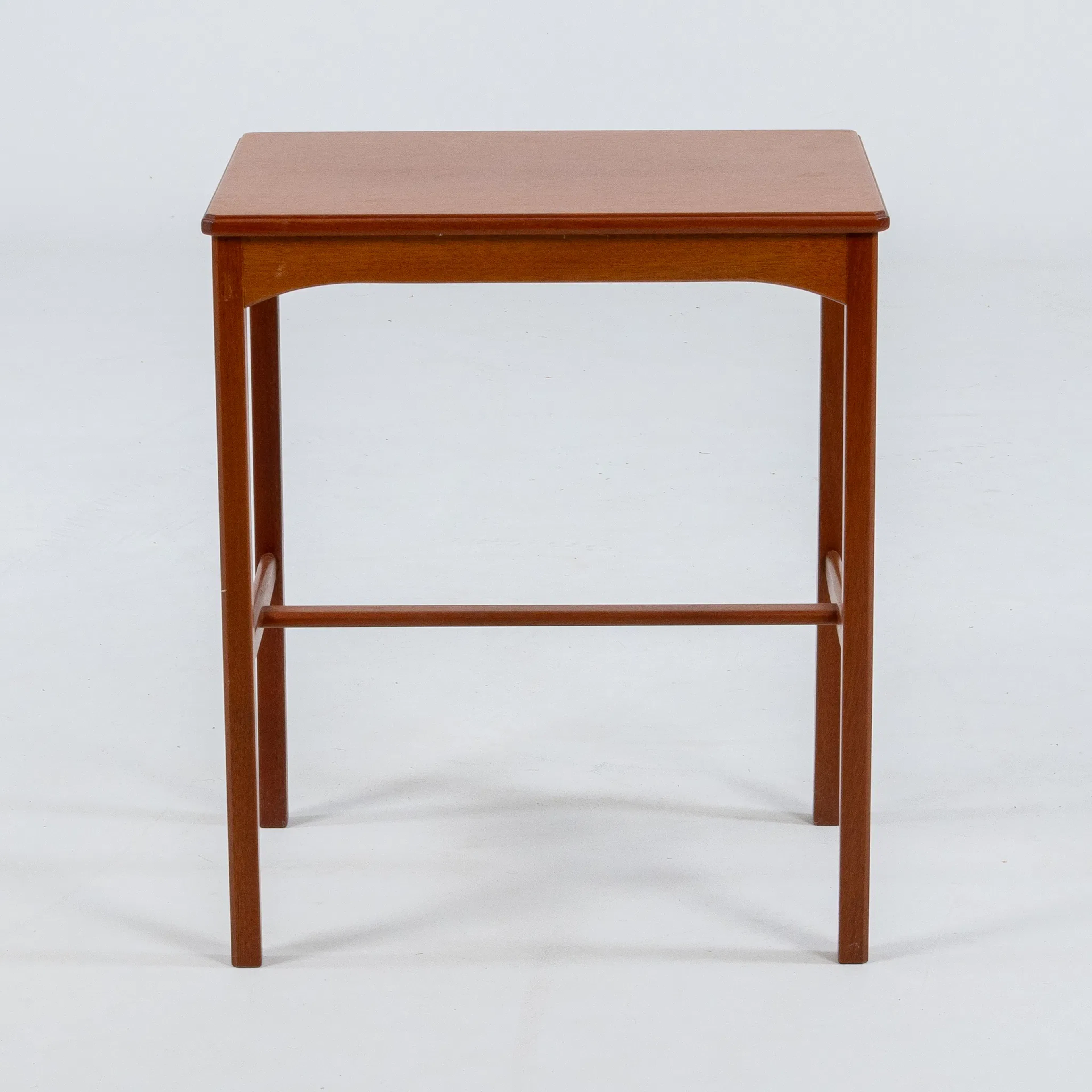 CARL MALMSTEN, une table d’appoint en teck, Carl Löfving & Söner, Tibro
