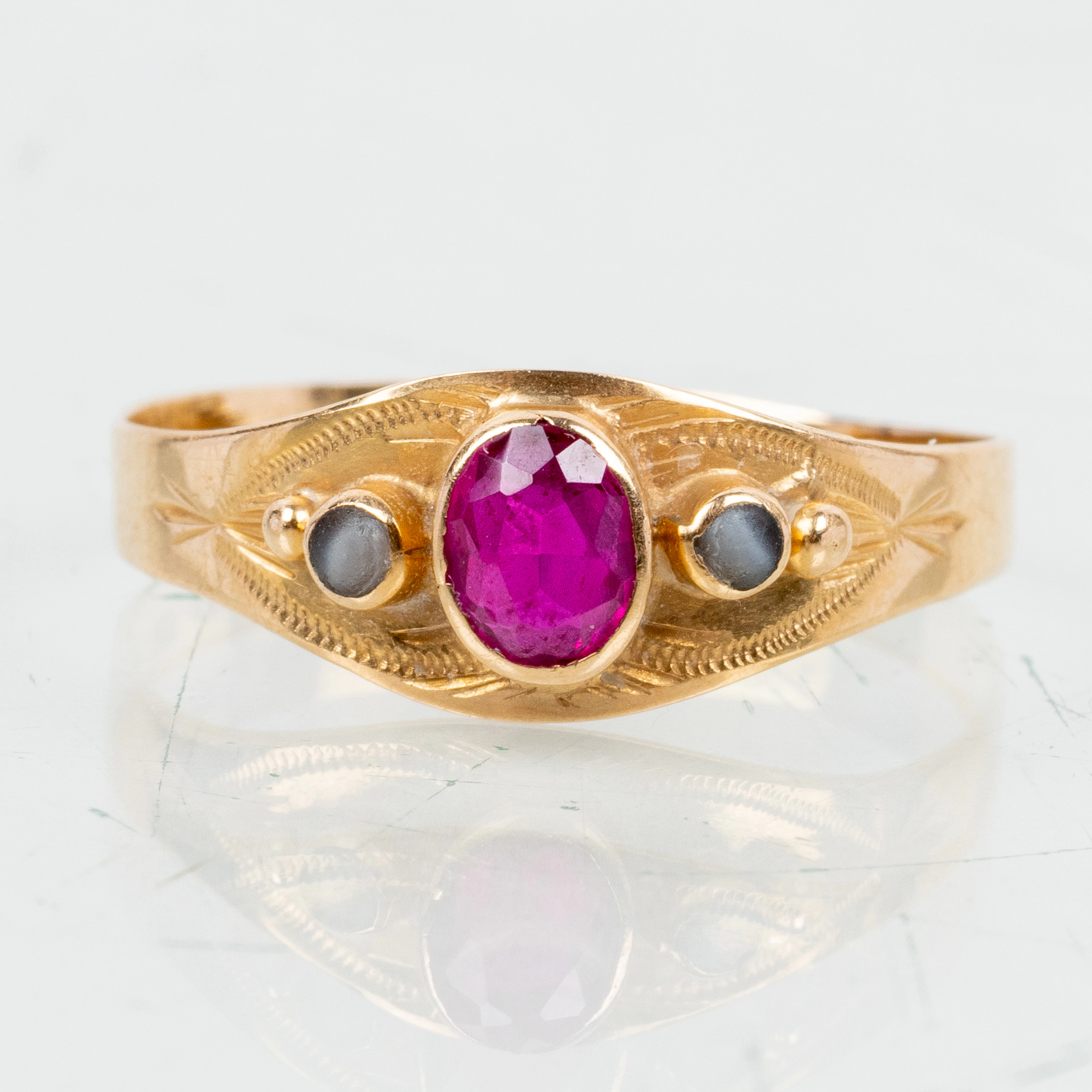 ANELLO, oro 18k, con pietra rosa, peso tono circa 1,4 g