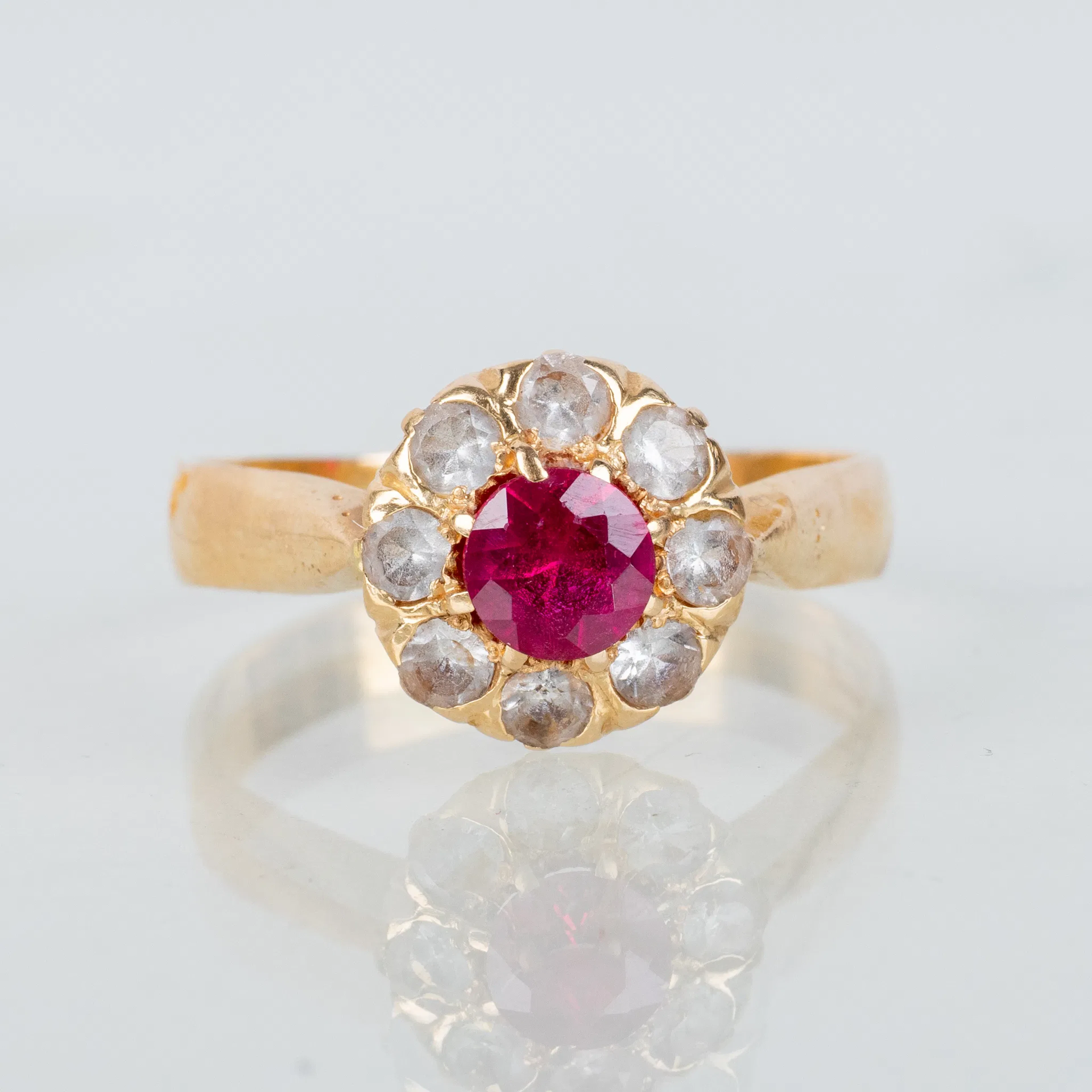 RING, 18k gold, with synthetic stones, probably mid-1900s