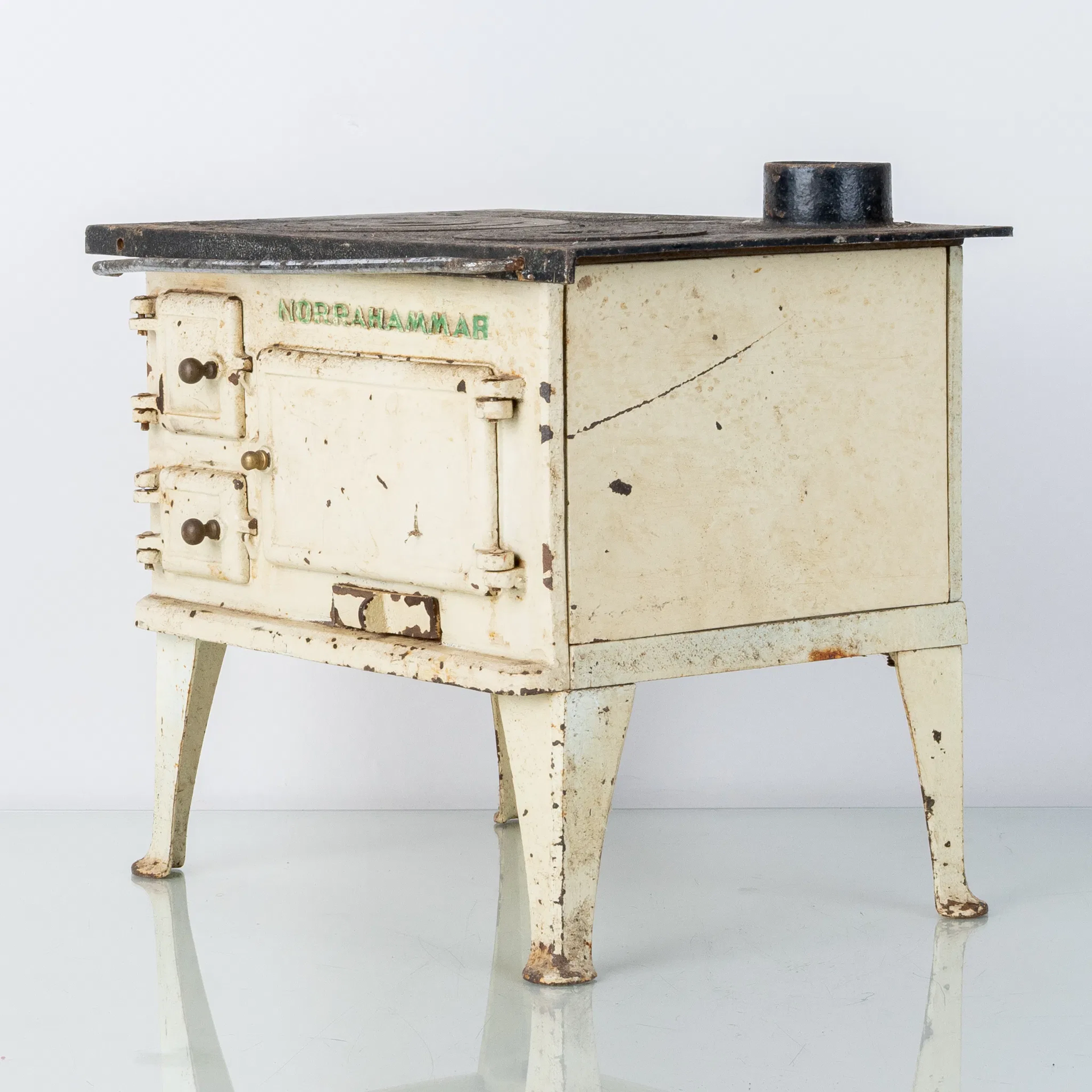 TOY STOVE, cast iron, Norrahammar, first half of the 1900s