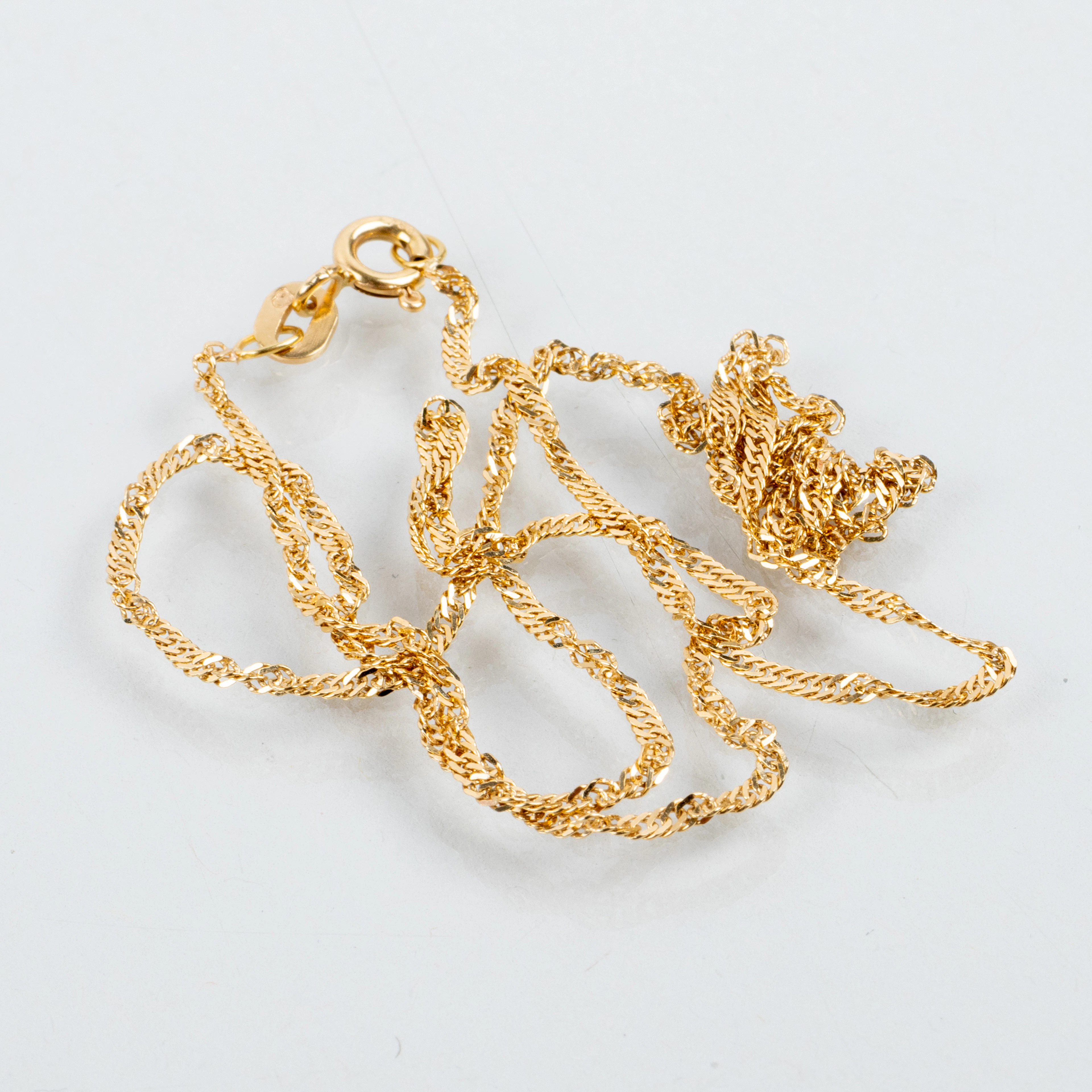 COLLAR, oro de 18 quilates, eslabón trenzado, probablemente finales del siglo XX