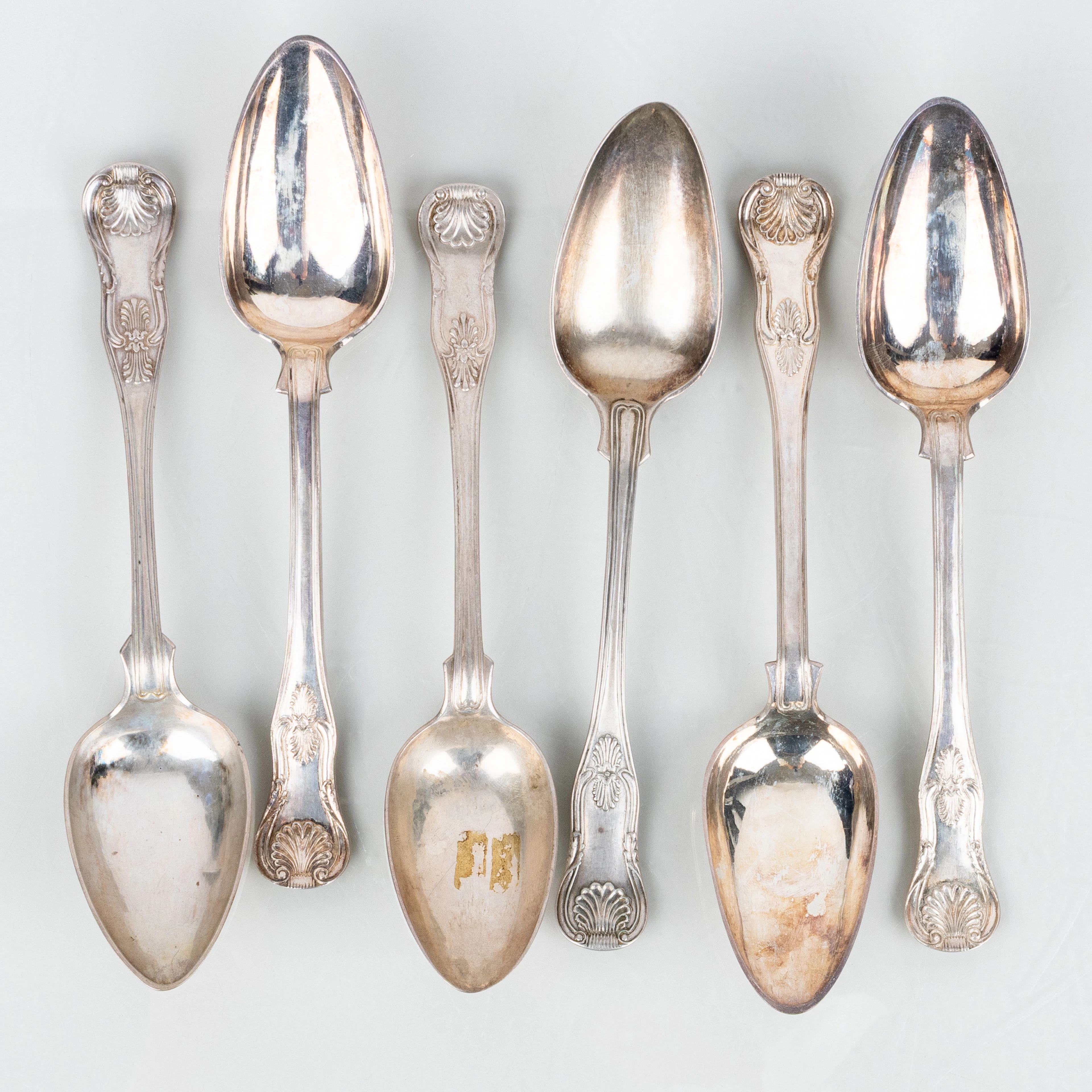 CUCCHIAI, 6 pezzi, argento, "conchiglia inglese", inclusi petali di rosa, 1800