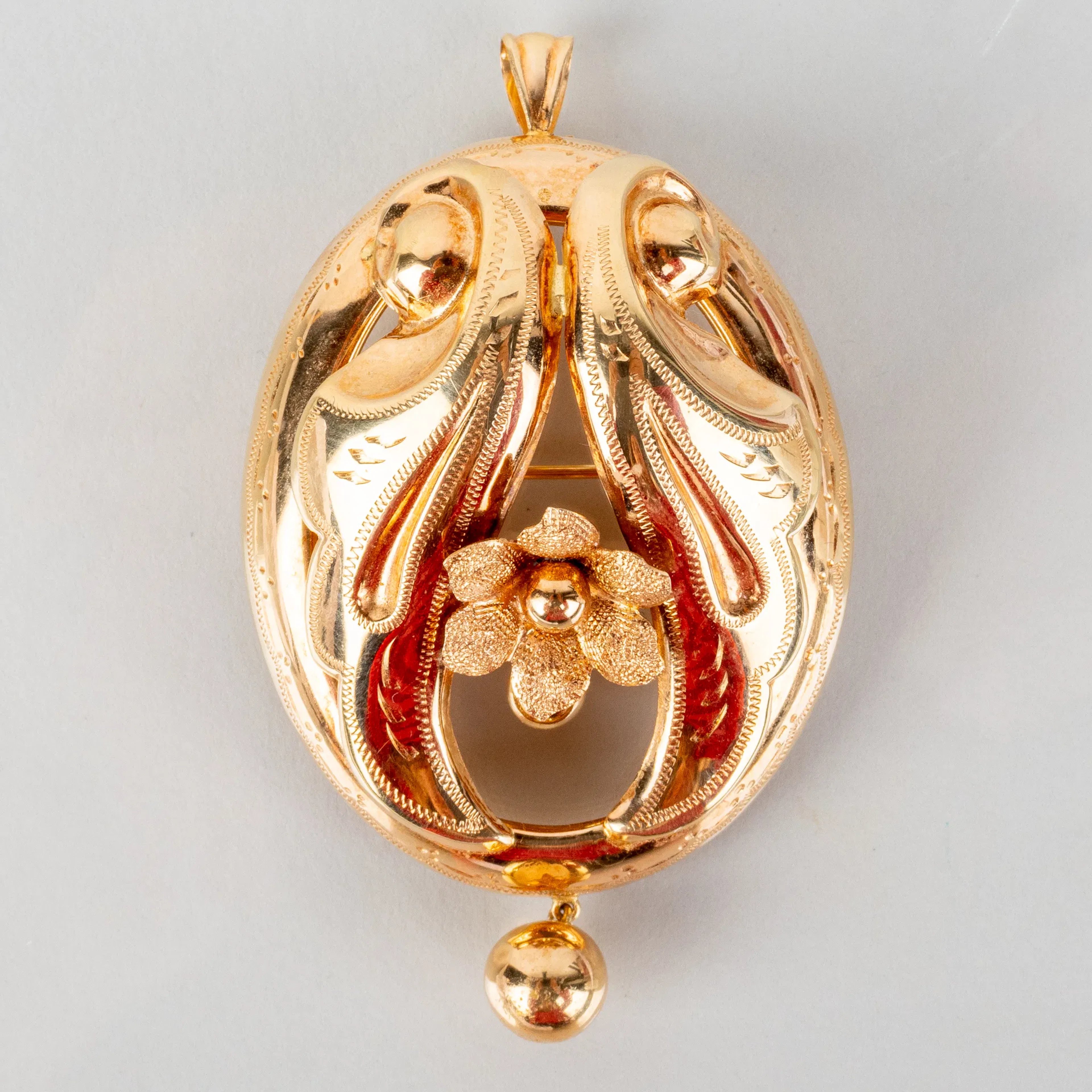 BROOCH / PENDANT, 18k gold, Swedish stamps