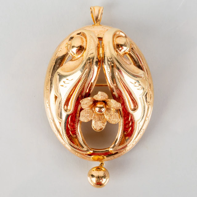 BROOCH / PENDANT, 18k gold, Swedish stamps