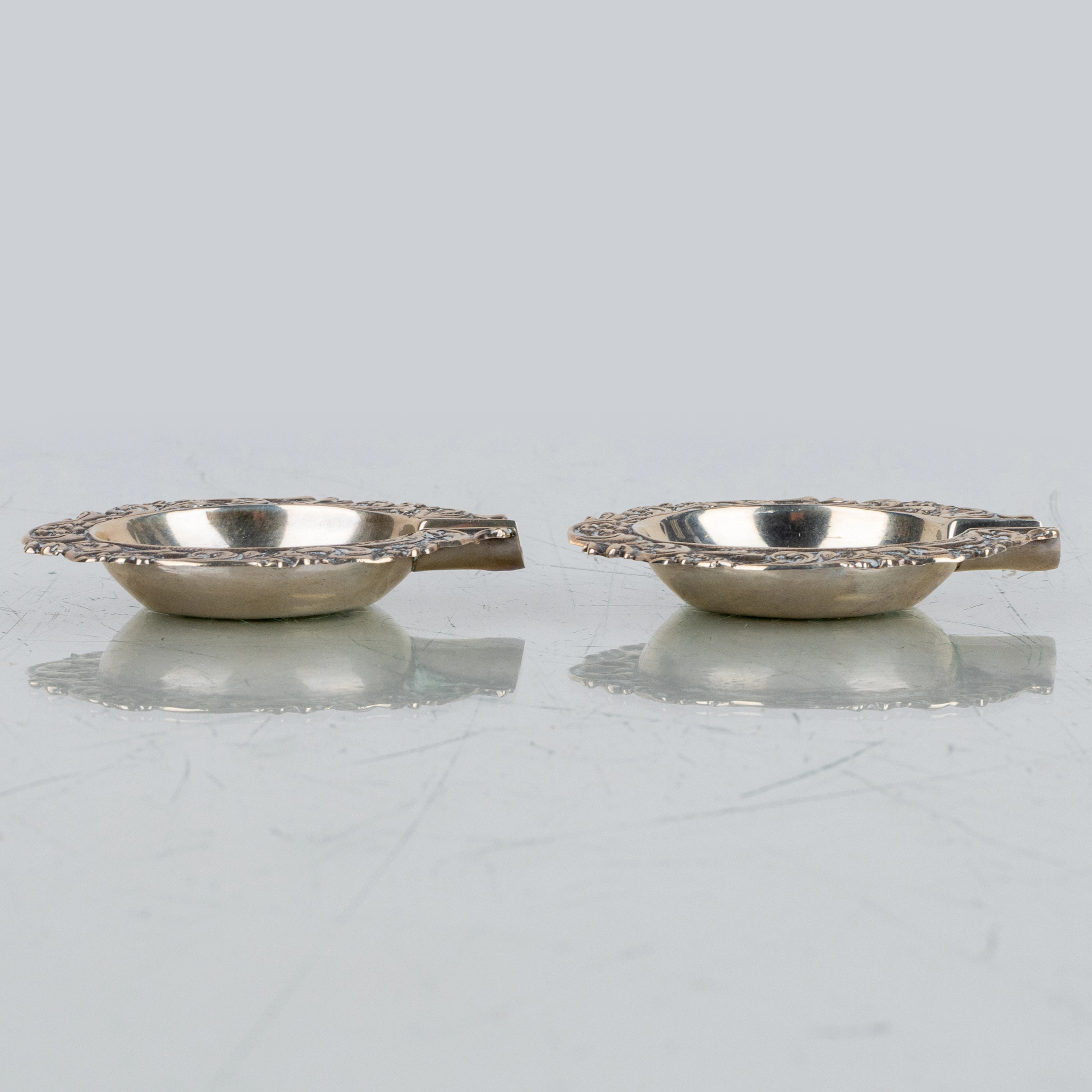 CENICERO, 1 par, plata, primera mitad del siglo XX