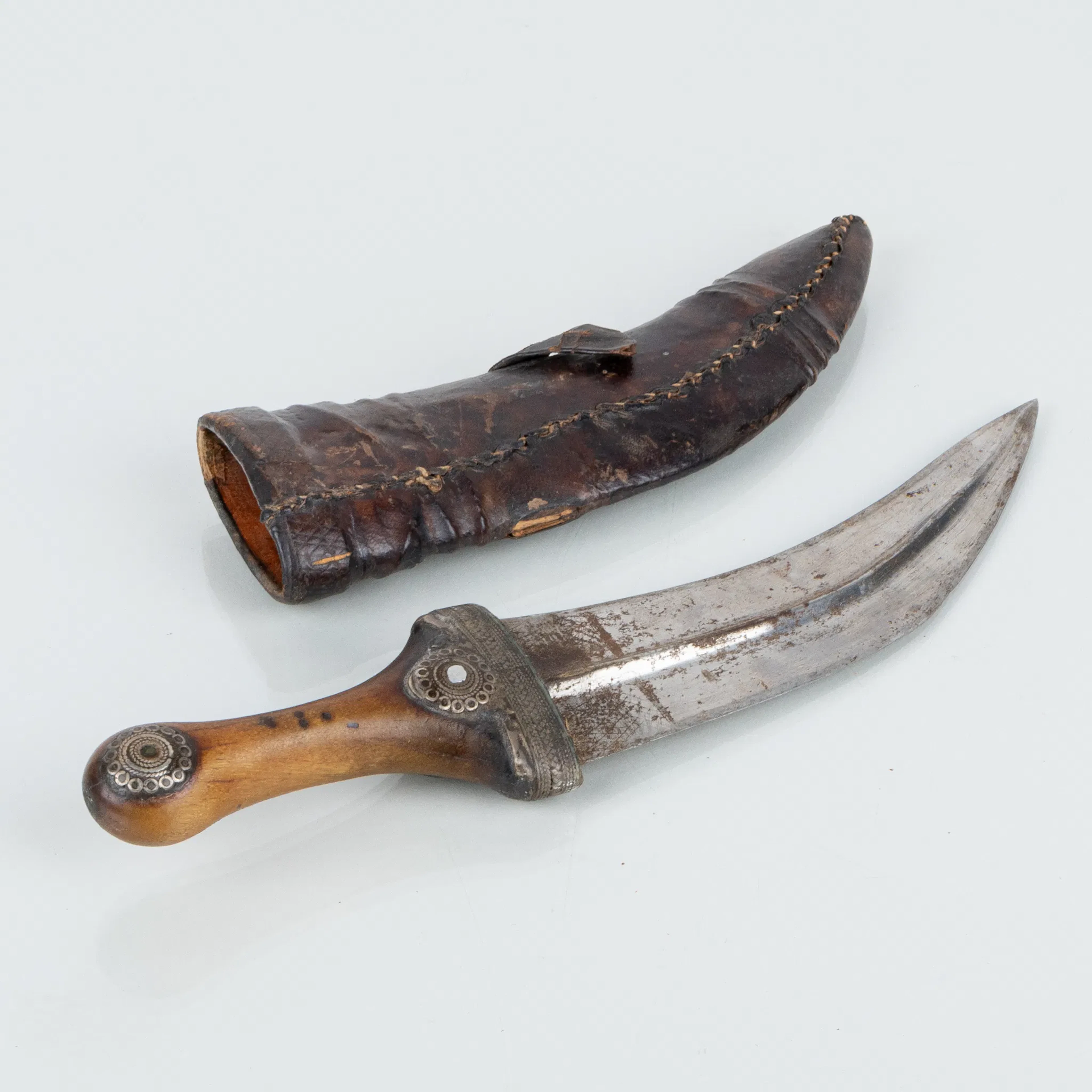 JAMBIYA, Dolk i stål och horn, sannolikt Mellanöstern, 1800-/1900-tal