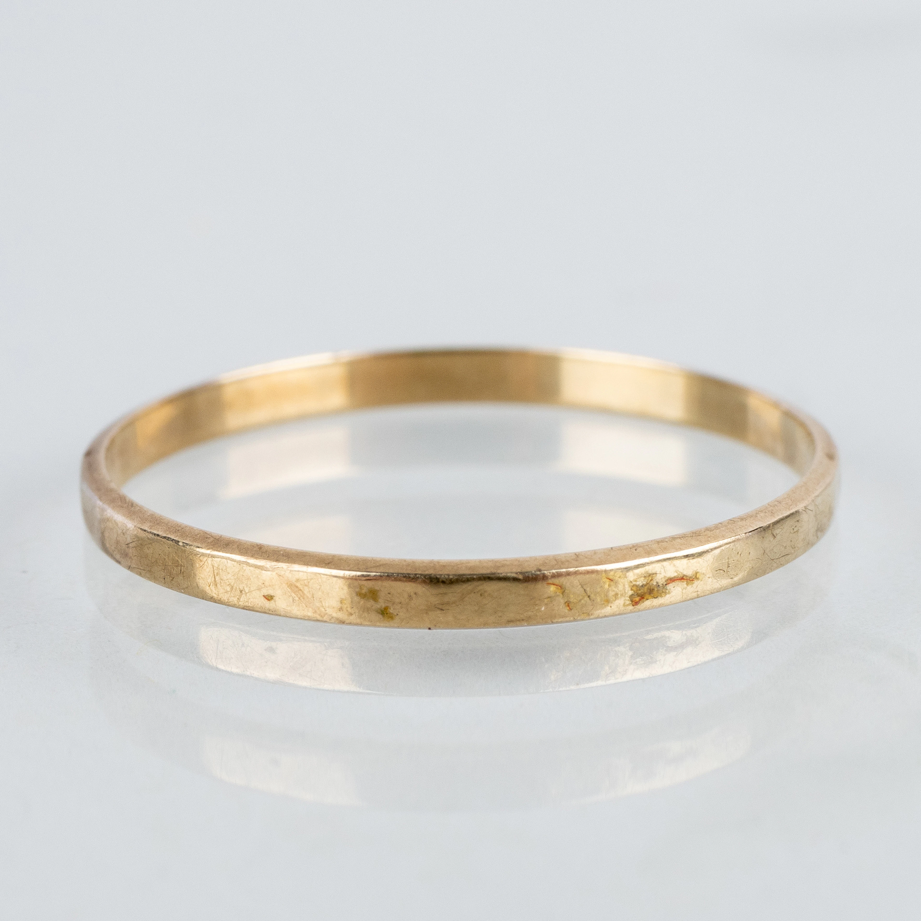 BAGUE, or 8 carats