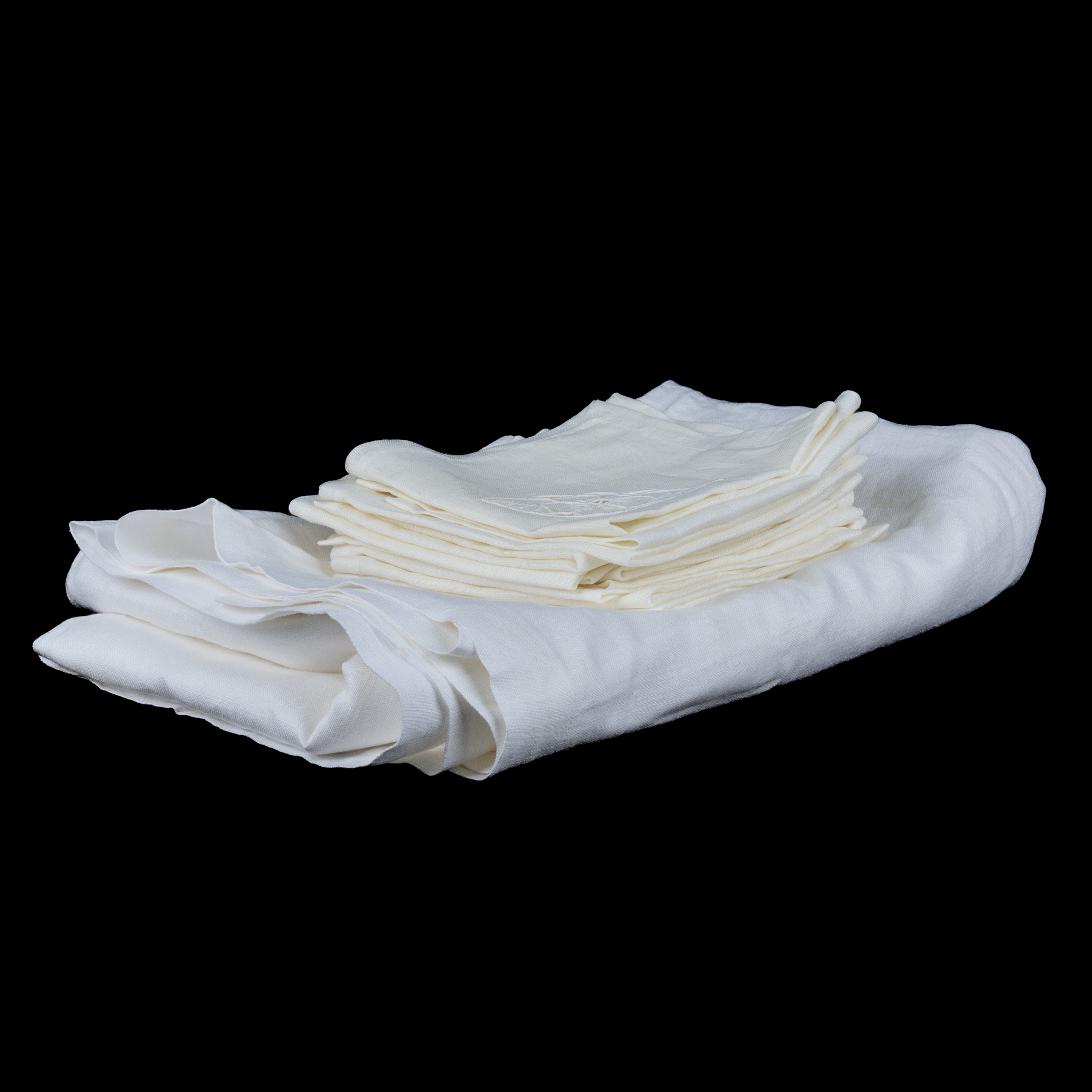 MANTEL Y SERVILLETAS, 12 piezas, lino, siglo XX