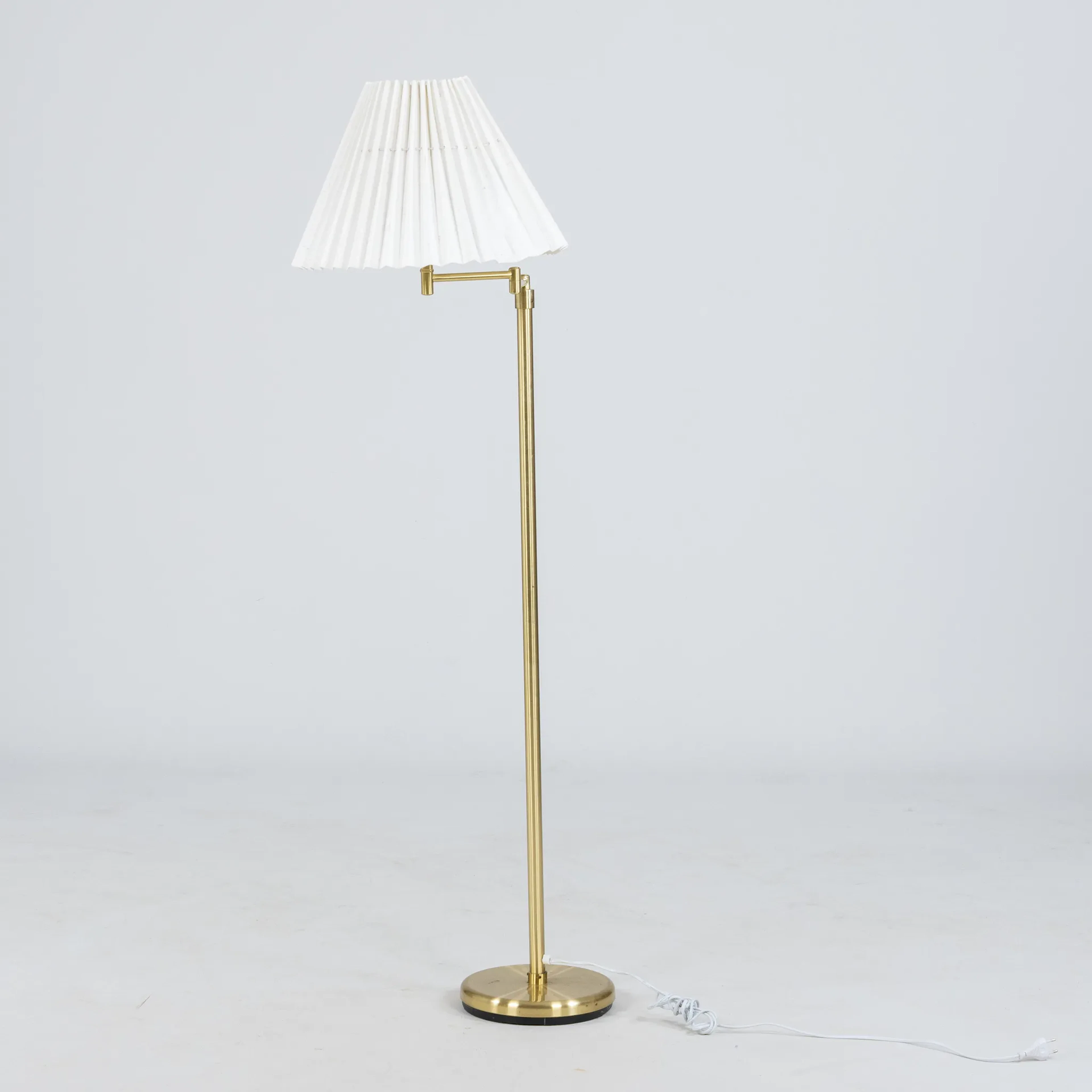 LÁMPARA DE PIE, latón, Ikea, la segunda mitad del siglo XX