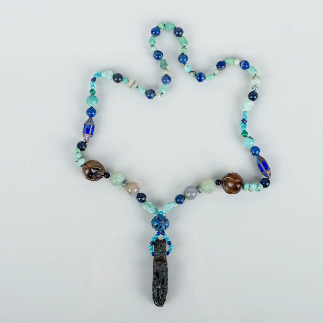 COLLIER, mit blauem Türkis, Lapislazuli, Malachit und Emaille, China, wahrscheinlich