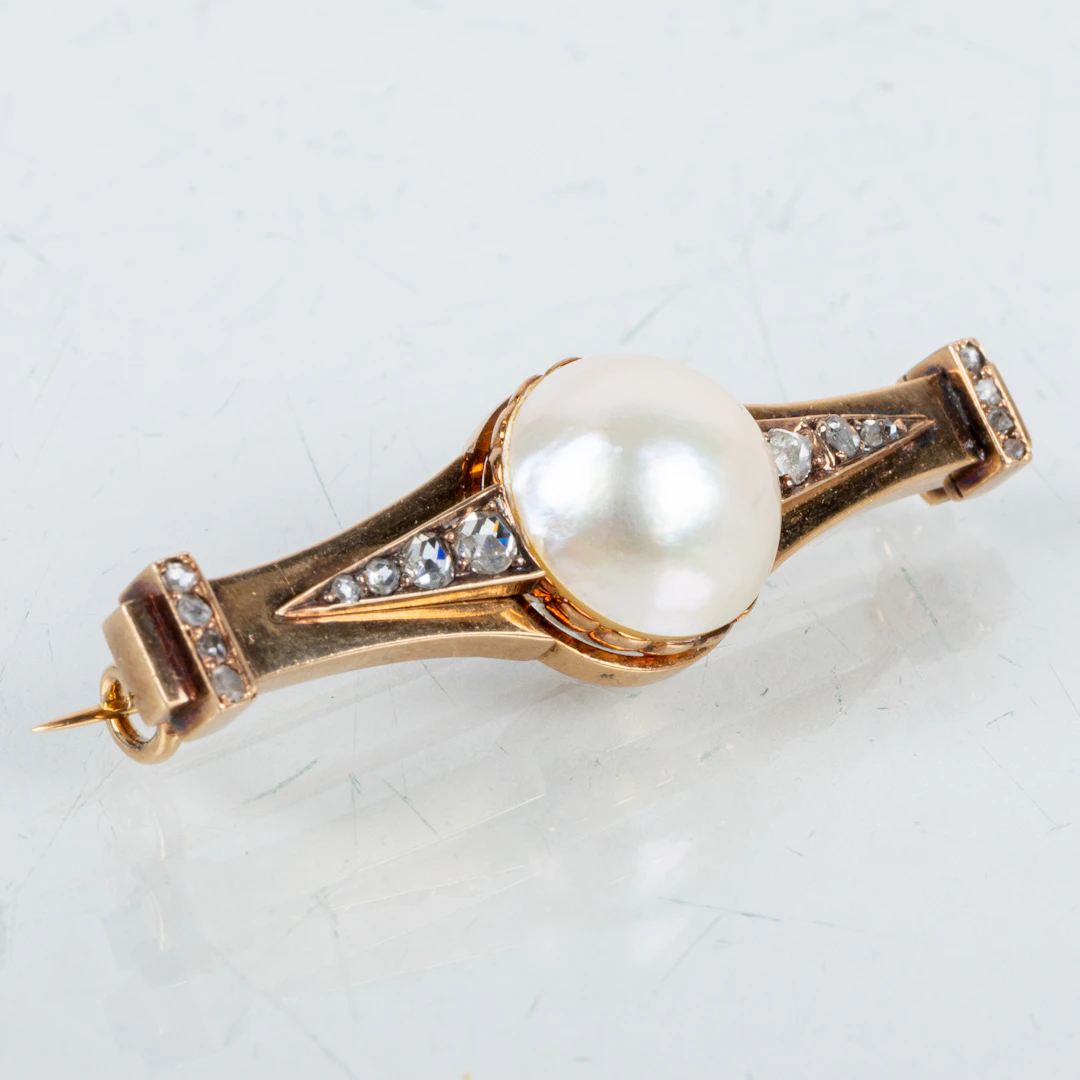 SPILLA, oro 18k, KA Stoccolma, con perla mabé e diamanti, metà del 1900
