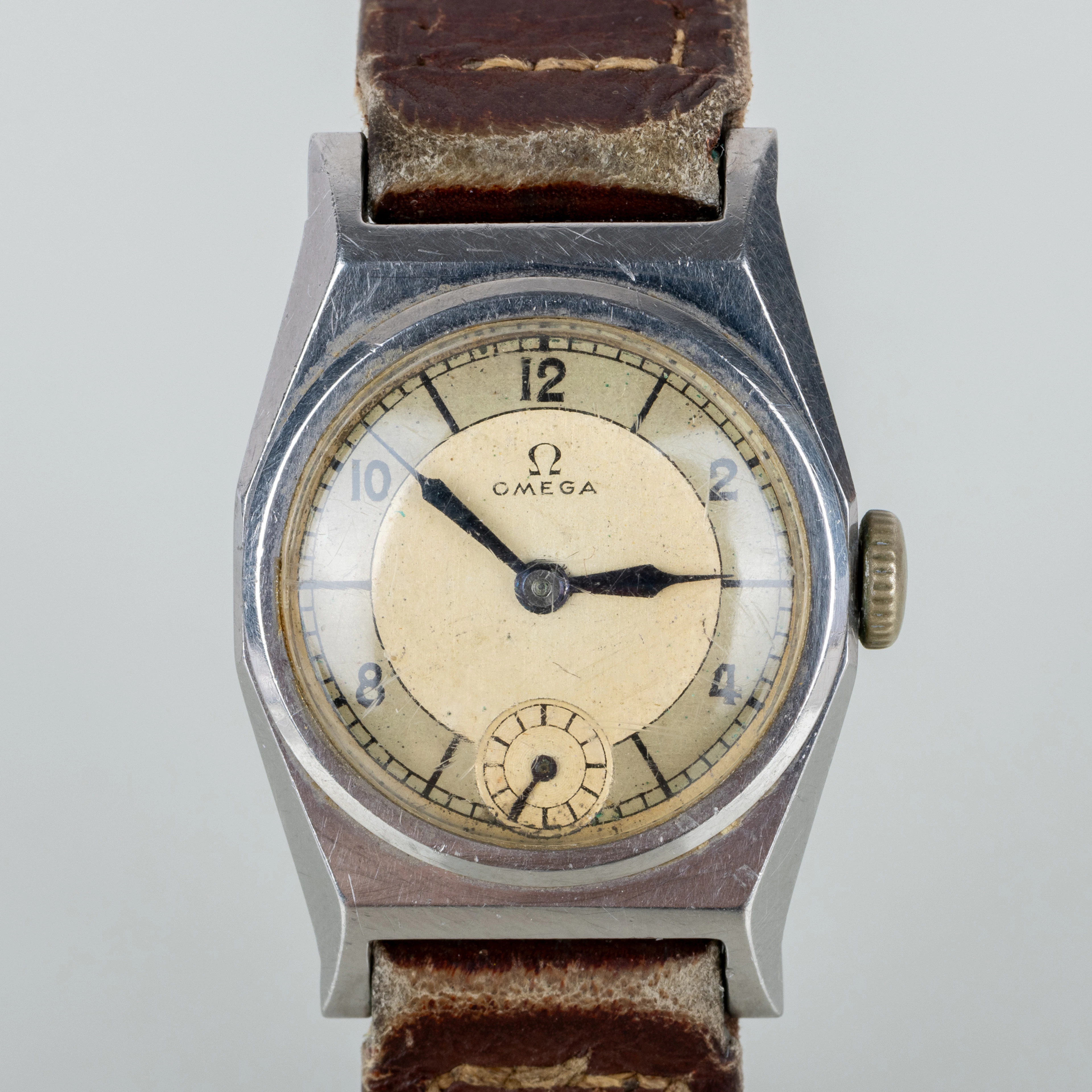 OMEGA, reloj de mujer, acero, mediados del siglo XX